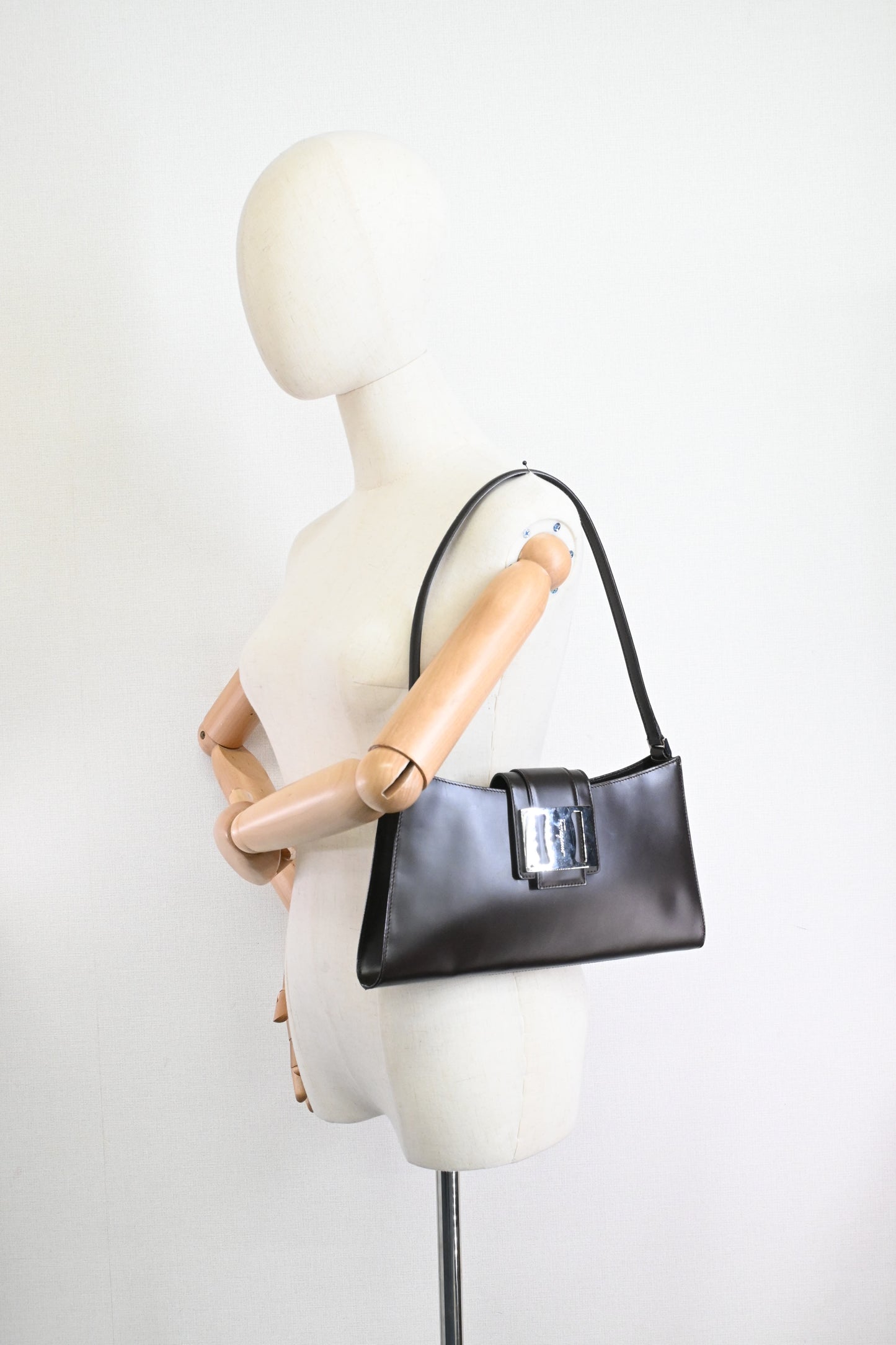Ferragamo Shoulder Bag in Chocolate Brown Leather