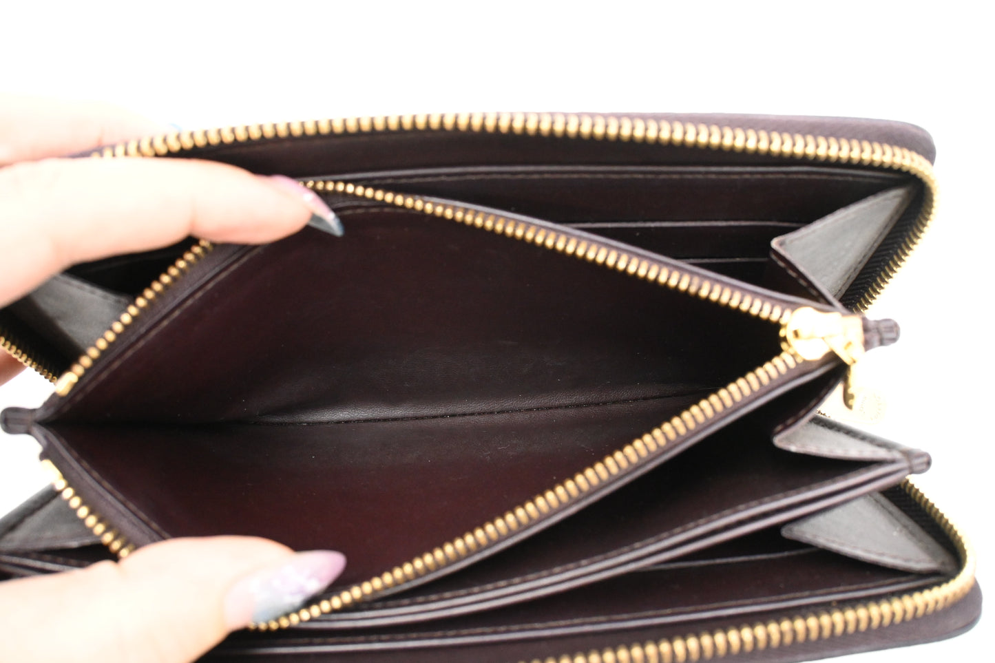 Louis Vuitton Long Zippy Wallet in Terre d'Ombre Vernis Leather