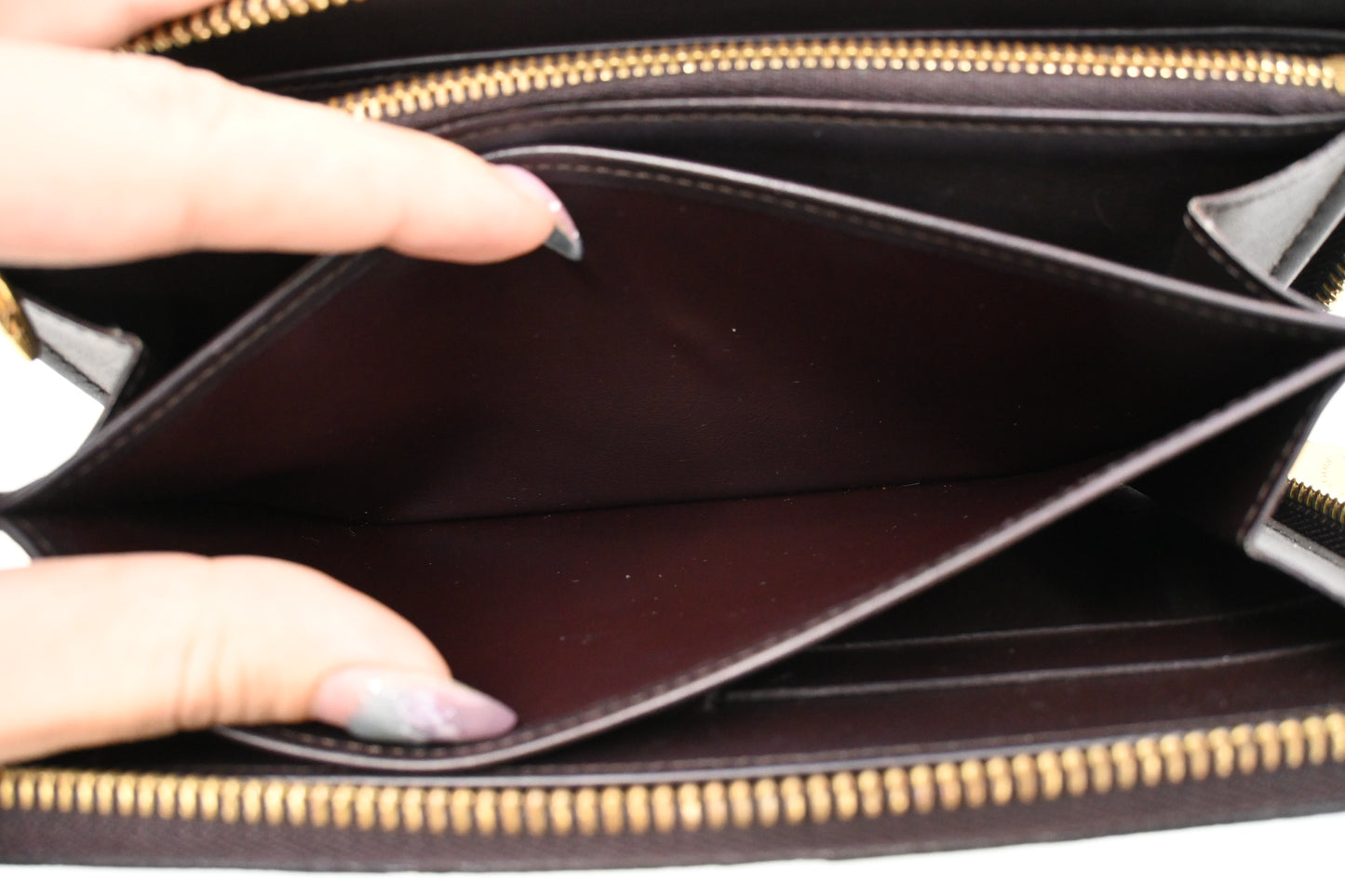 Louis Vuitton Long Zippy Wallet in Terre d'Ombre Vernis Leather