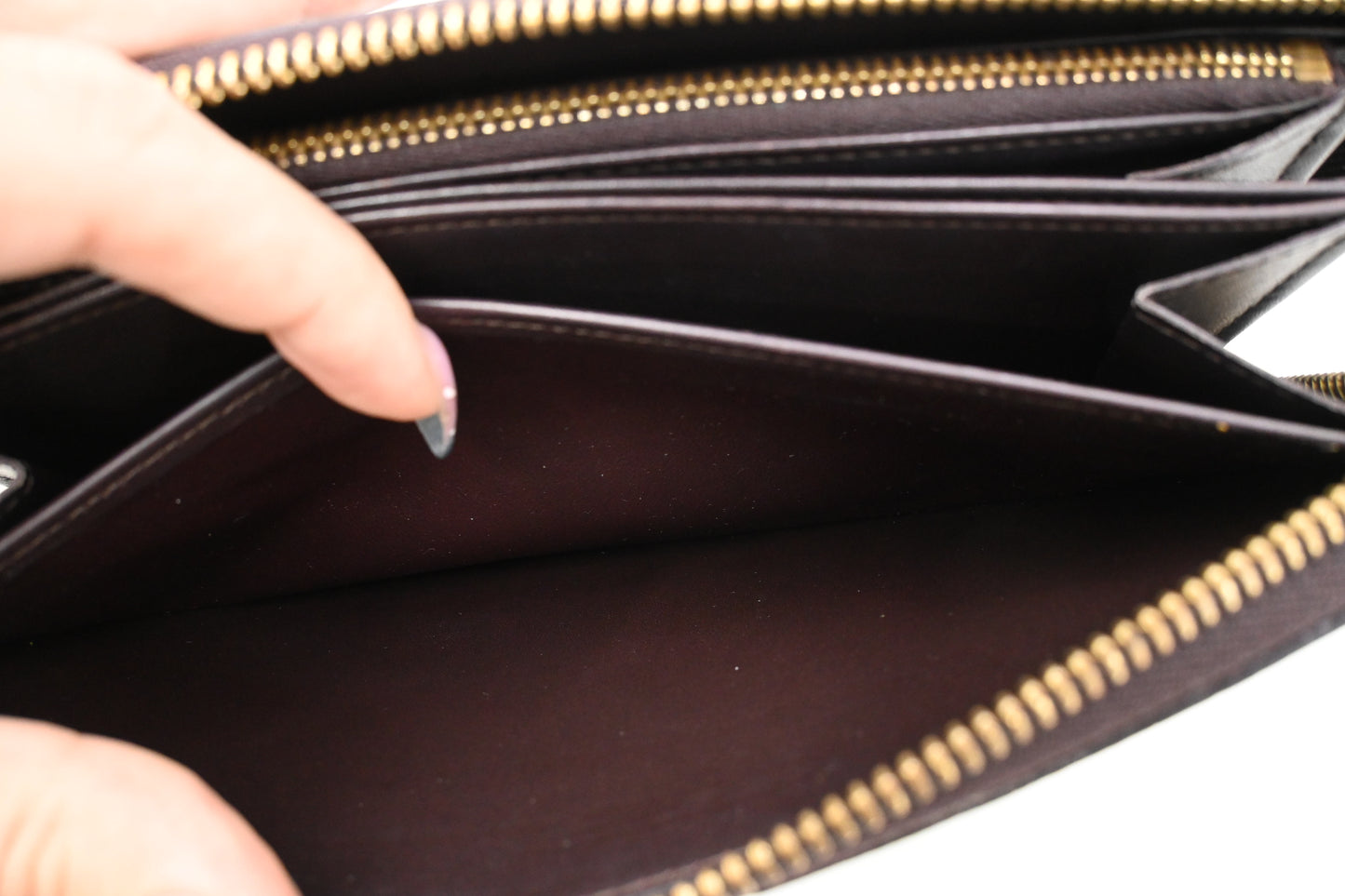 Louis Vuitton Long Zippy Wallet in Terre d'Ombre Vernis Leather