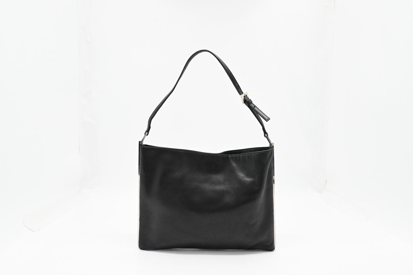 Fendi Shoulder Pochette in Black Leather