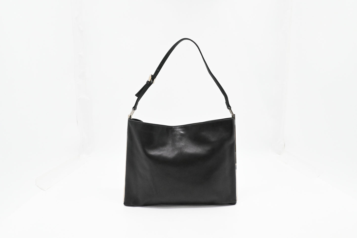 Fendi Shoulder Pochette in Black Leather