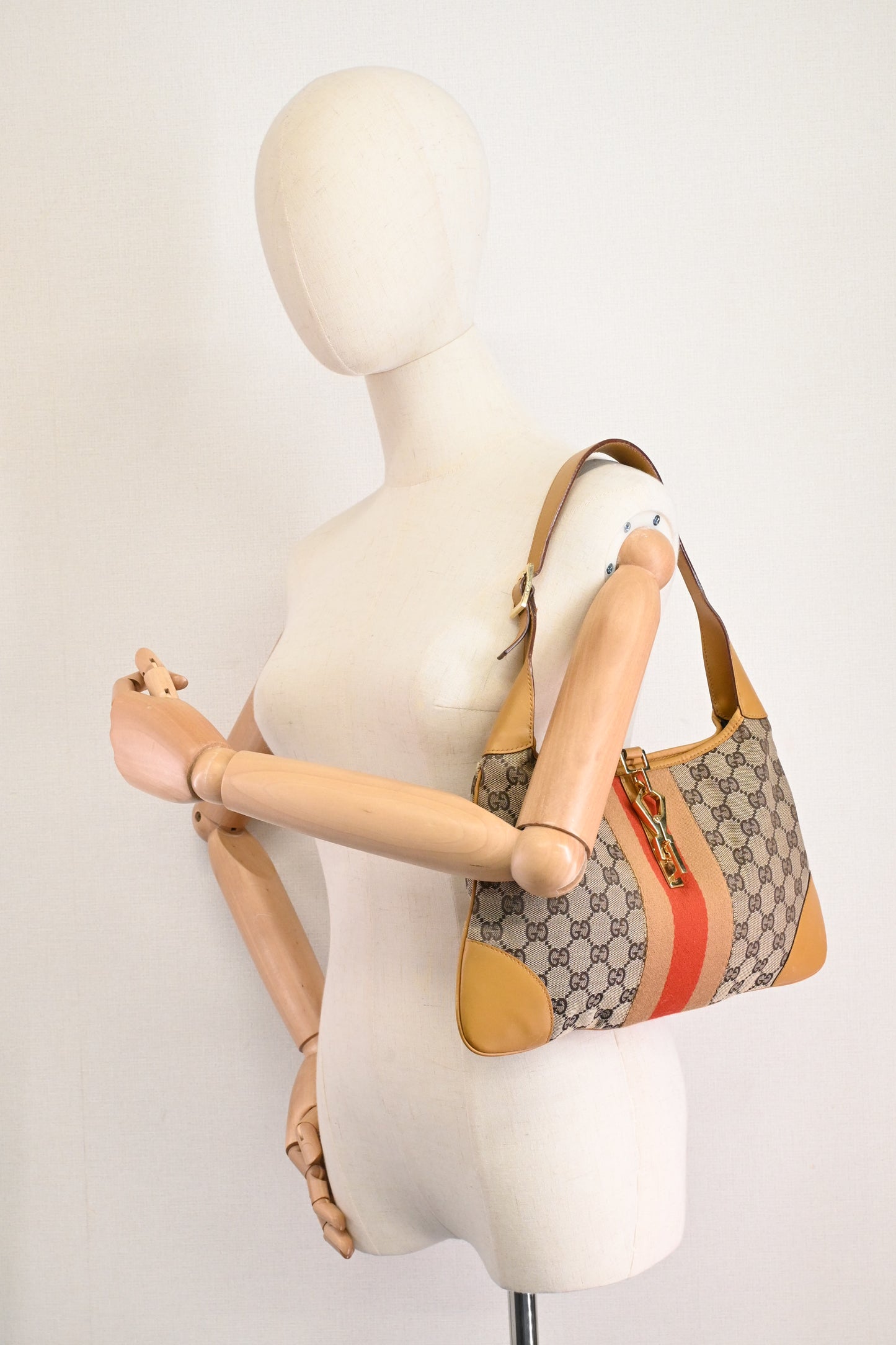 Gucci Jackie Shoulder Bag in Brown Canvas