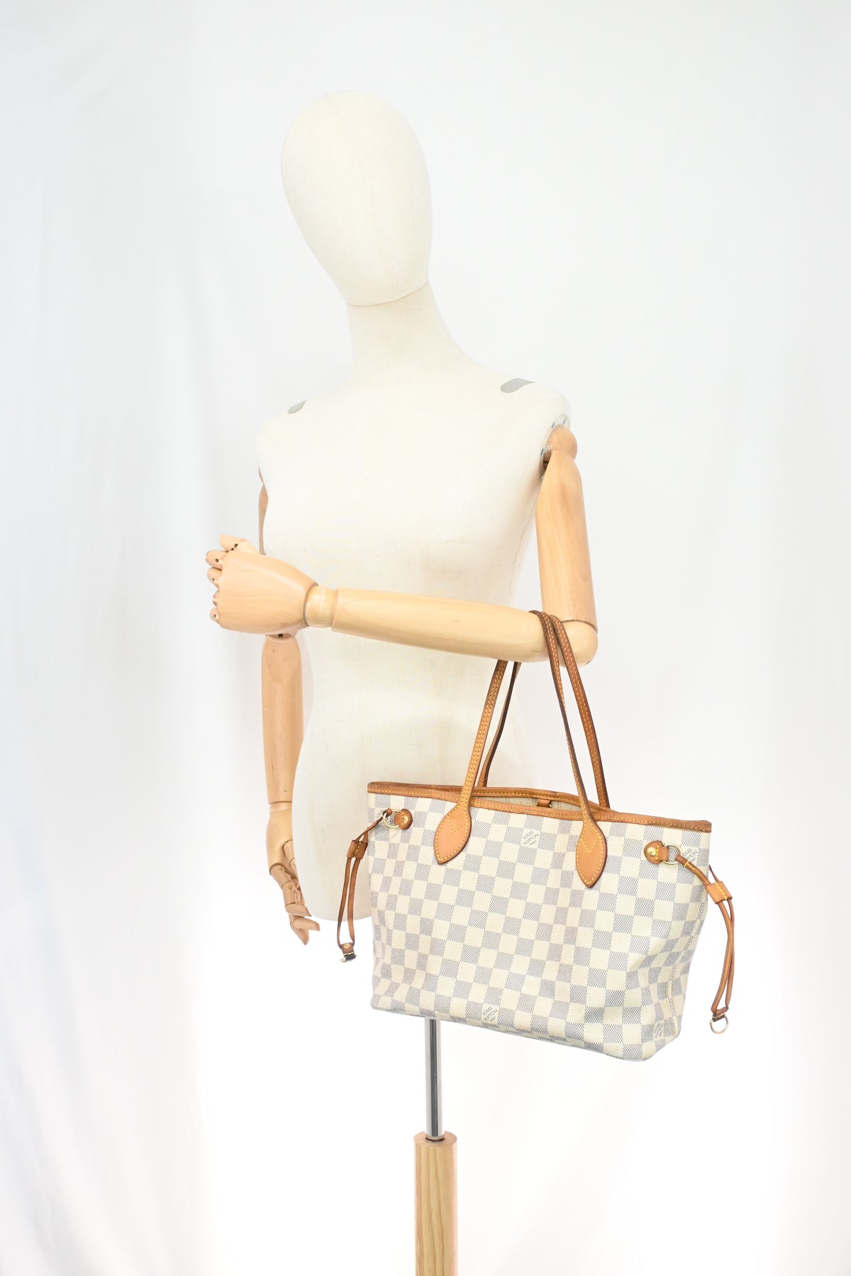 Louis Vuitton Neverfull PM in Damier Azur Canvas