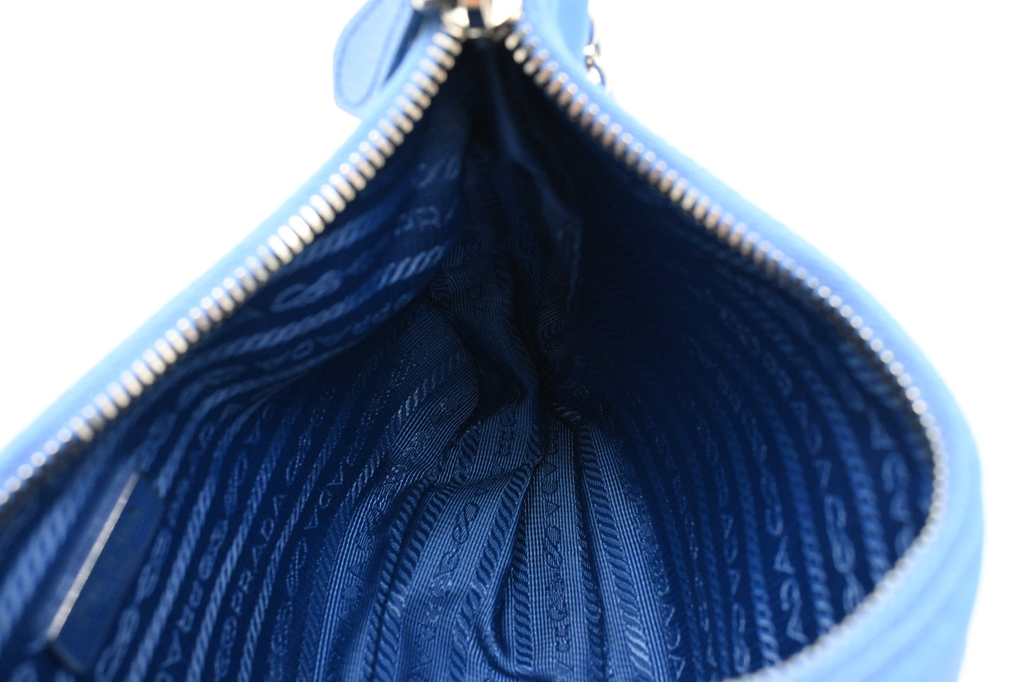 Prada Re-Edition 2005 in Blue Nylon