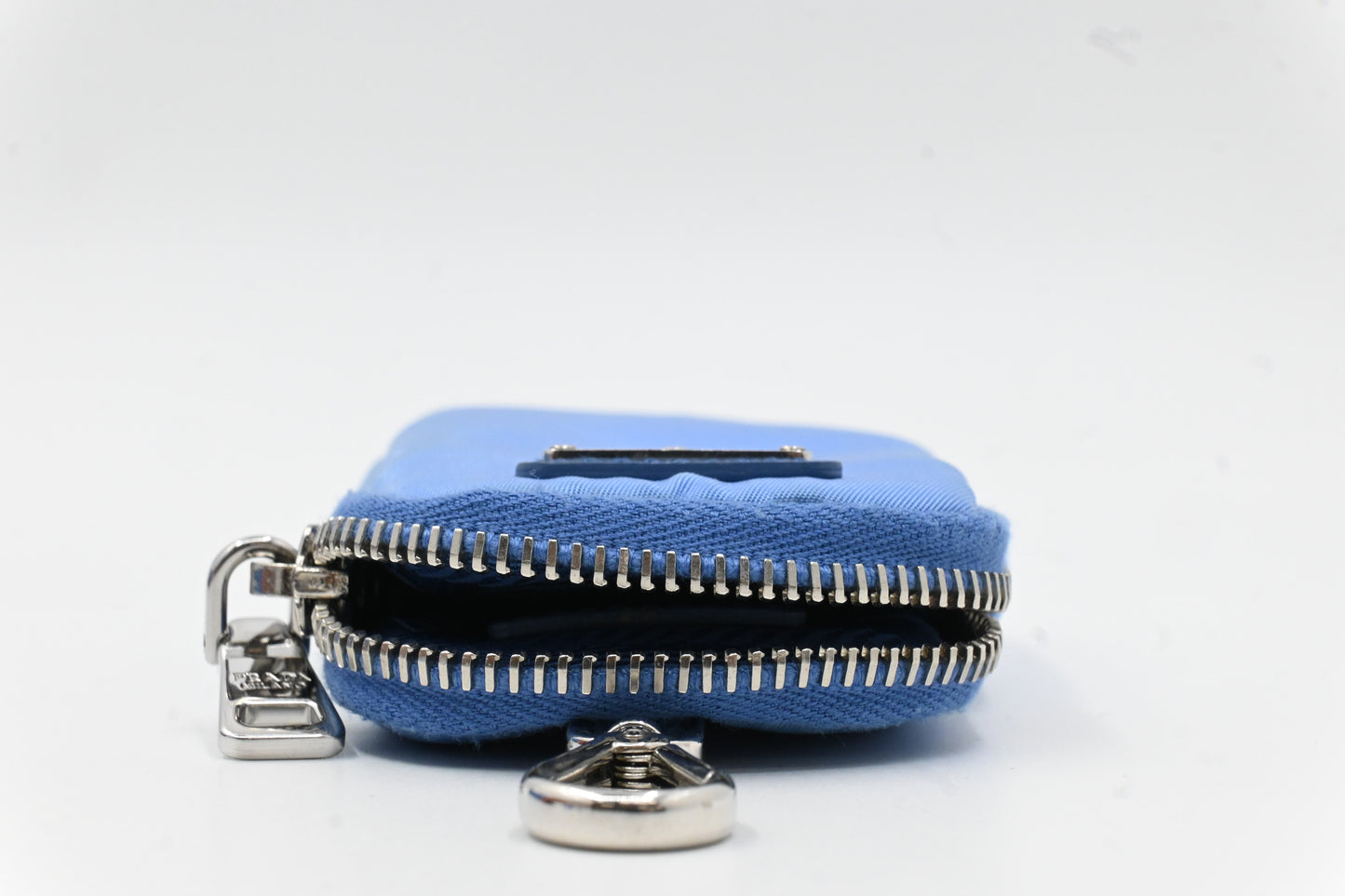 Prada Re-Edition 2005 in Blue Nylon