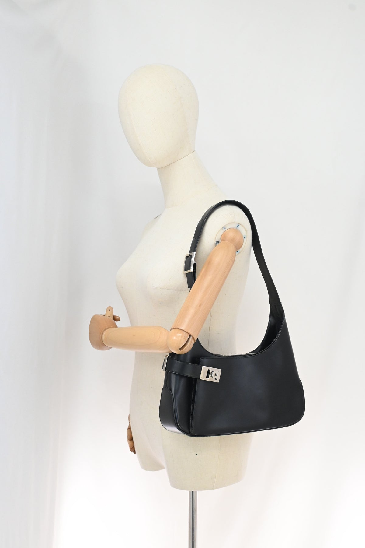 Ferragamo Shoulder Bag in Black Leather