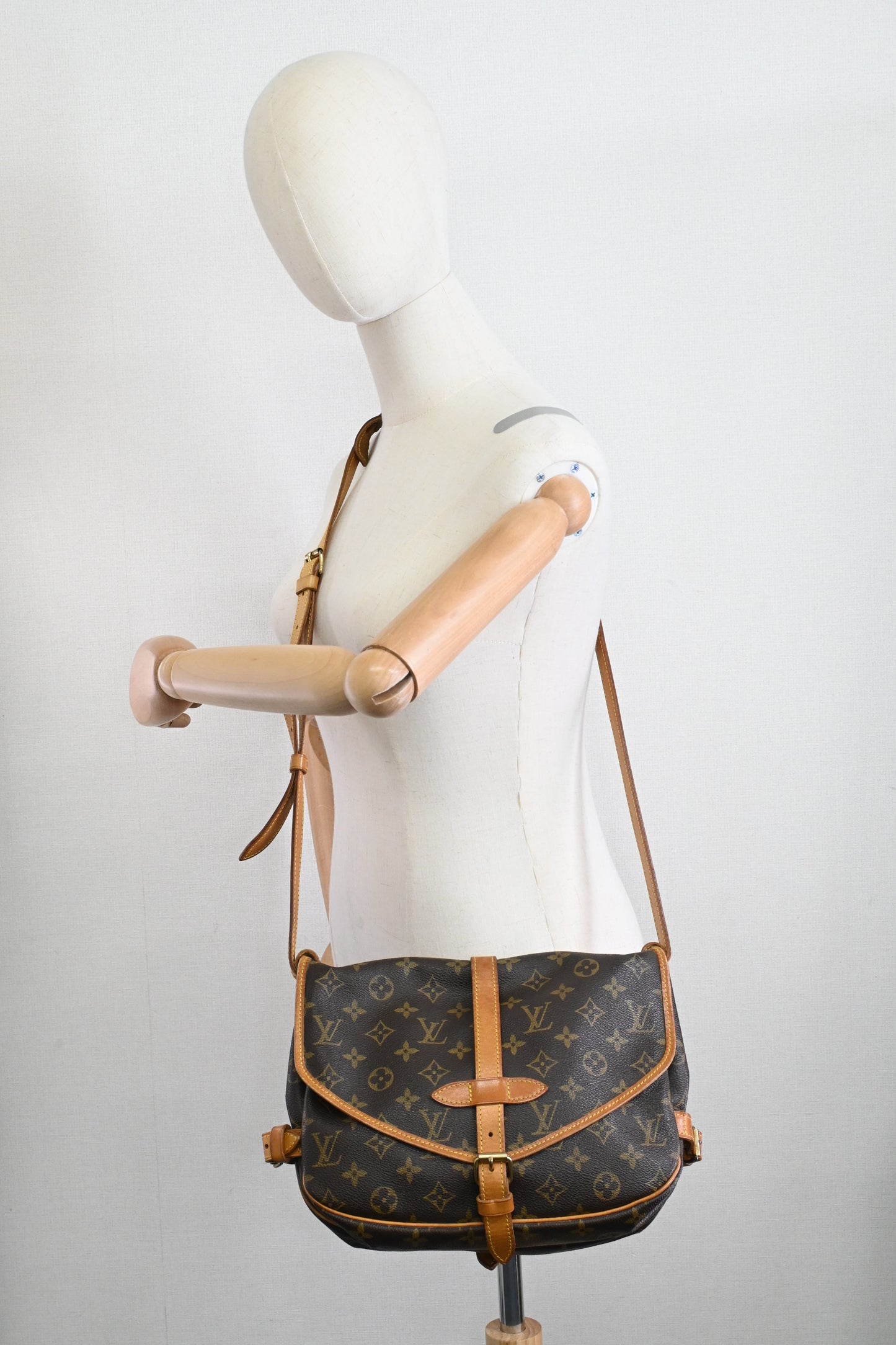 Louis Vuitton Saumur 30 in Monogram Canvas