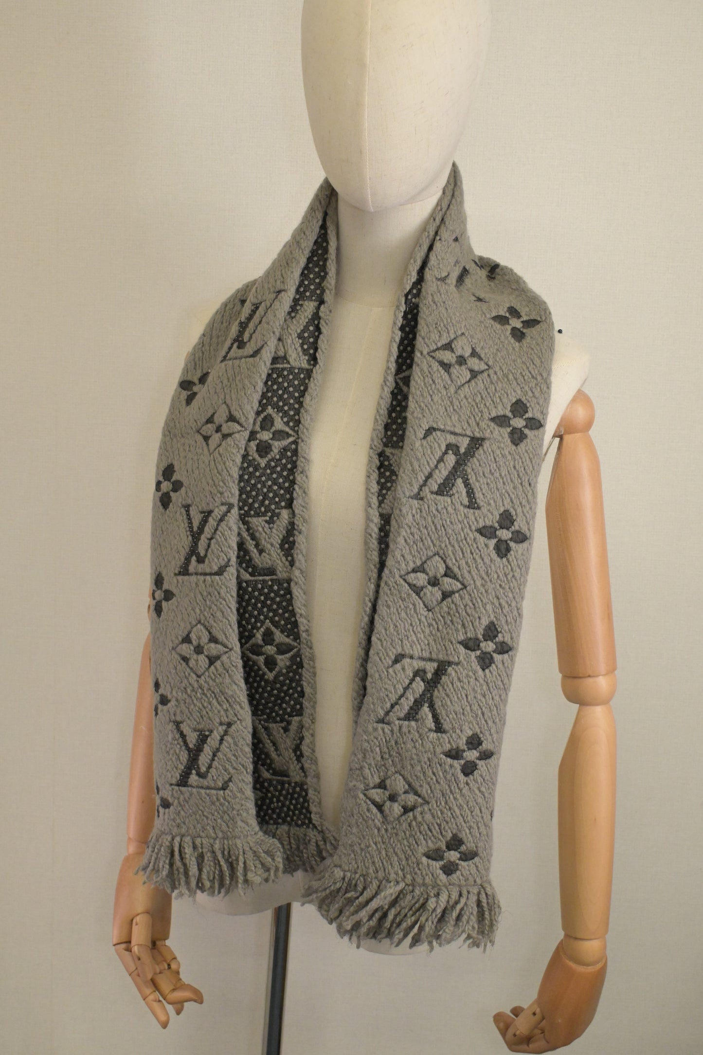 Louis Vuitton Logomania Scarf in Grey Wool and Silk