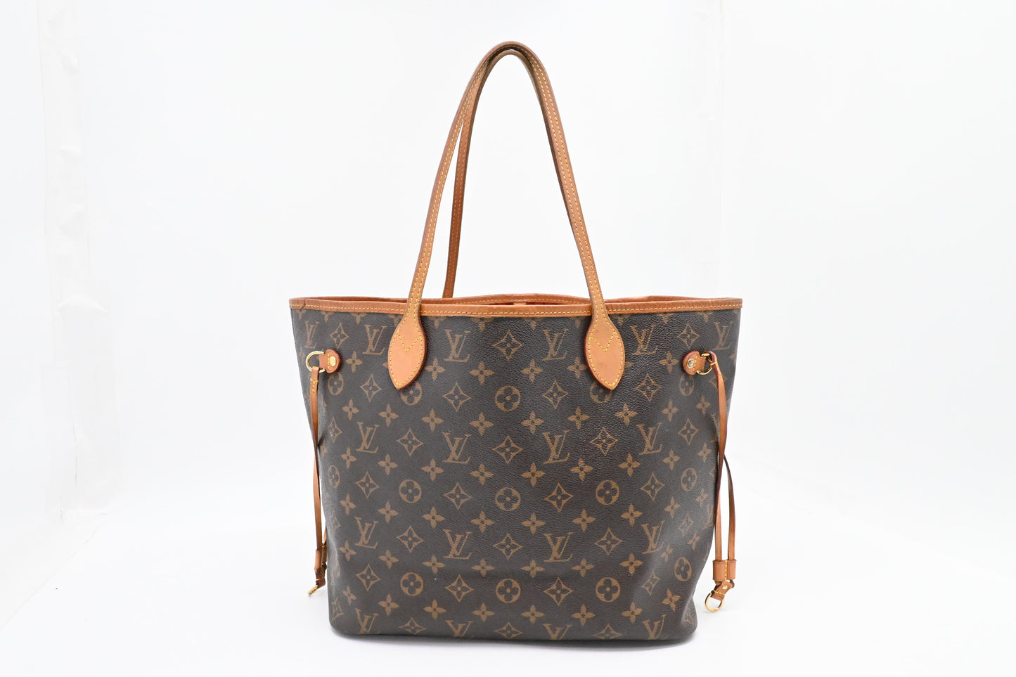 Louis Vuitton Neverfull MM in Monogram Canvas