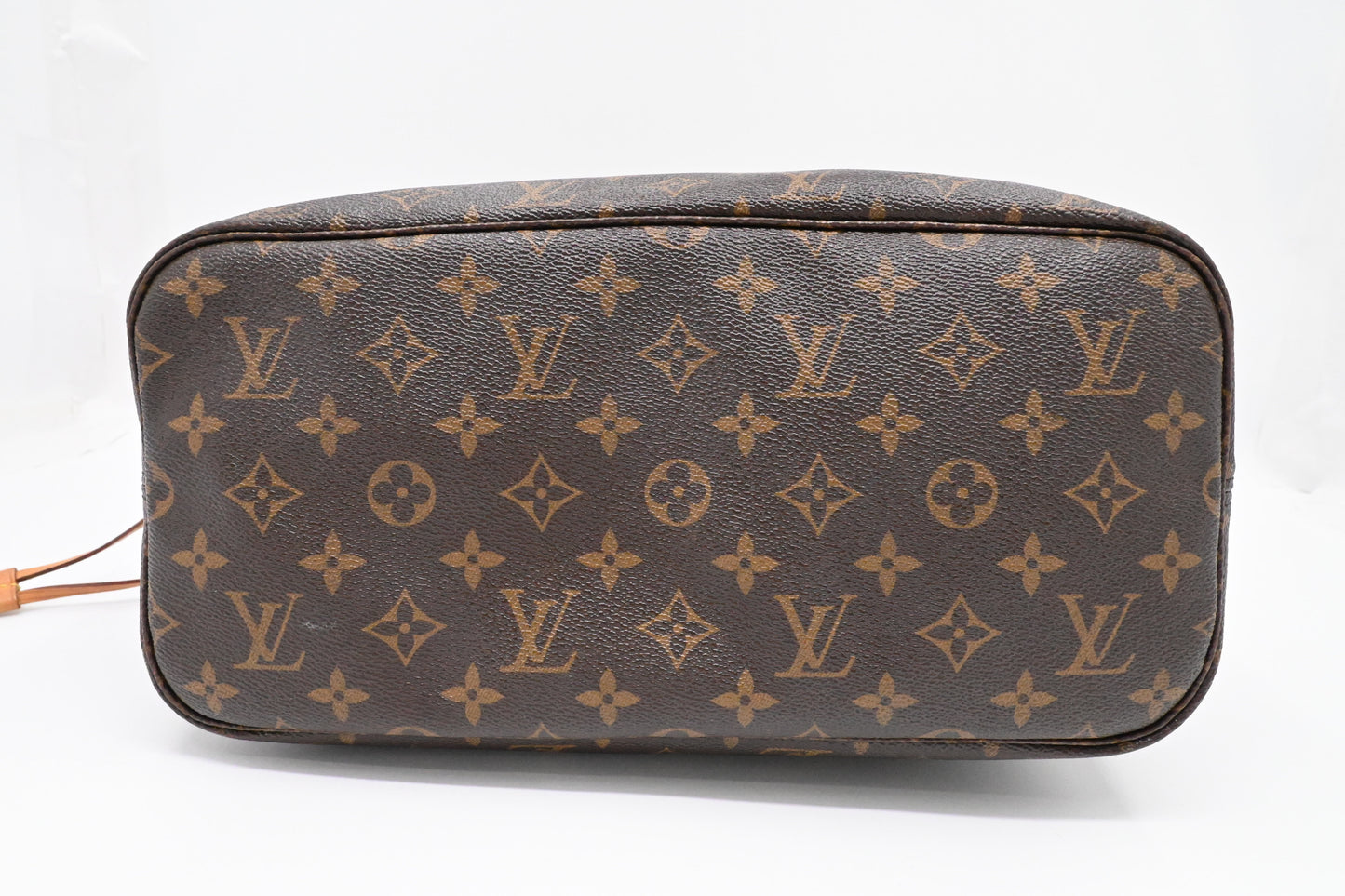 Louis Vuitton Neverfull MM in Monogram Canvas