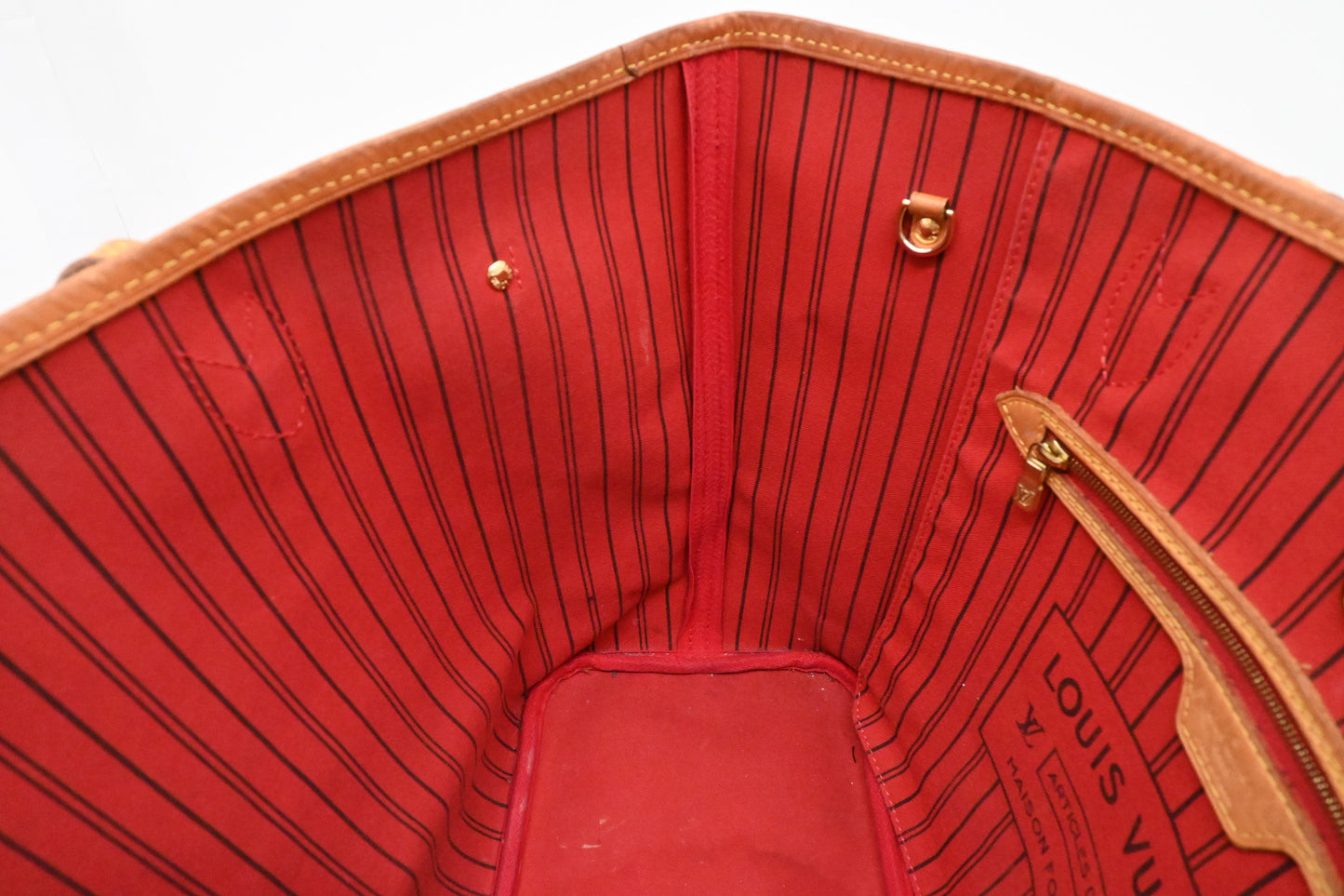 Louis Vuitton Neverfull MM in Monogram Canvas