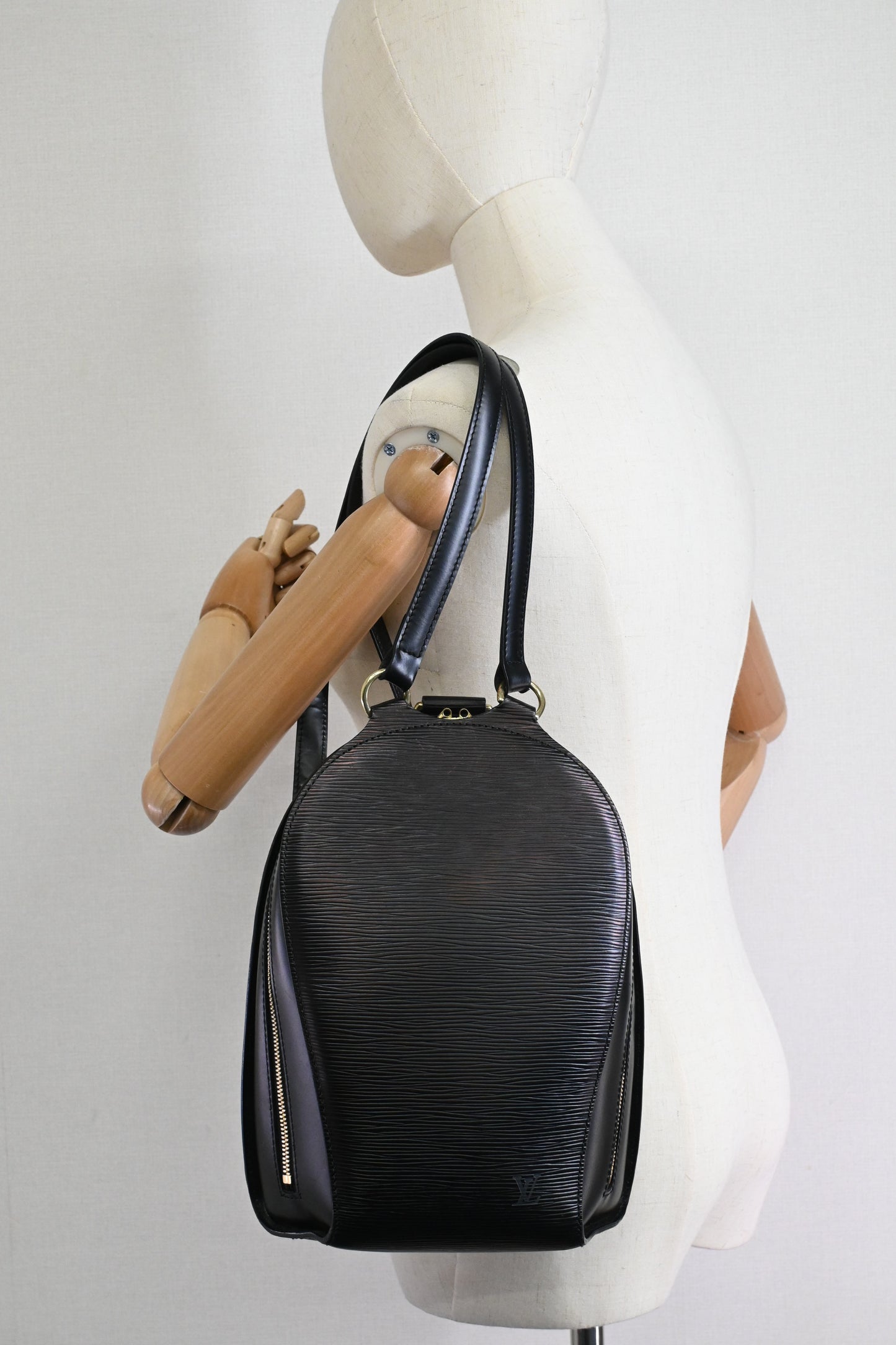 Louis Vuitton Mabillon in Black Leather