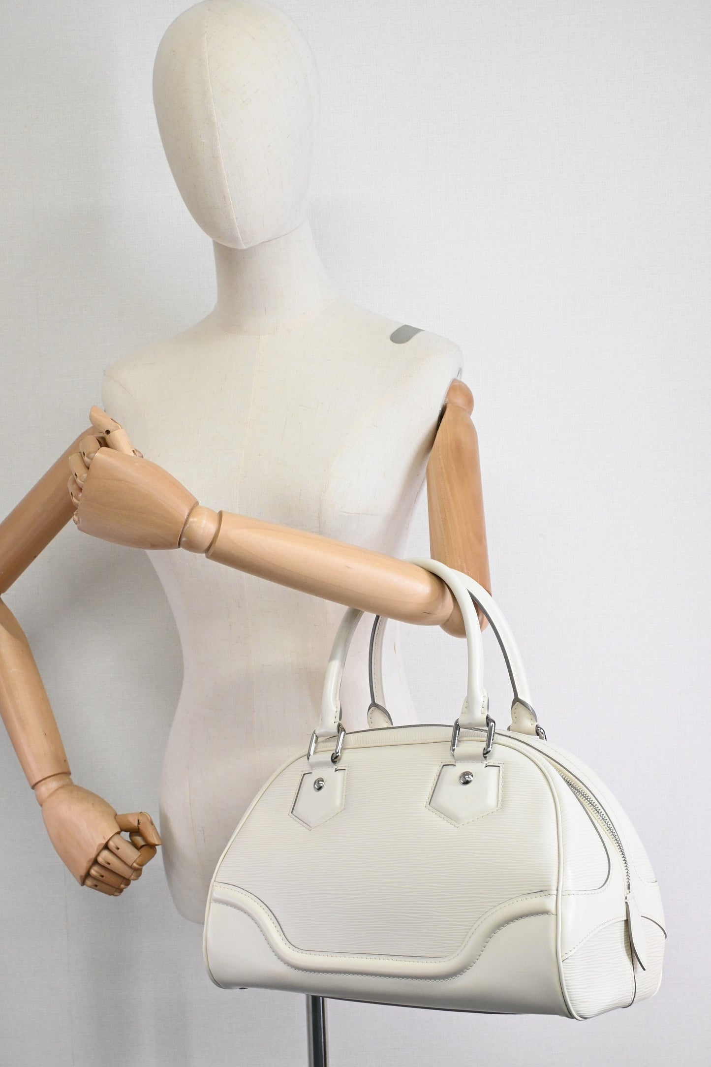 Louis Vuitton Bowling Montaigne PM in White Epi Leather