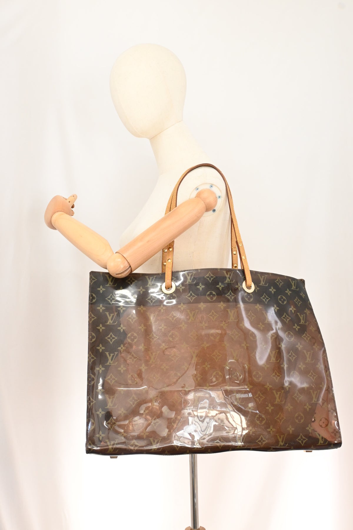 Louis Vuitton Cabas Cruise in Monogram Ambre Vinyl