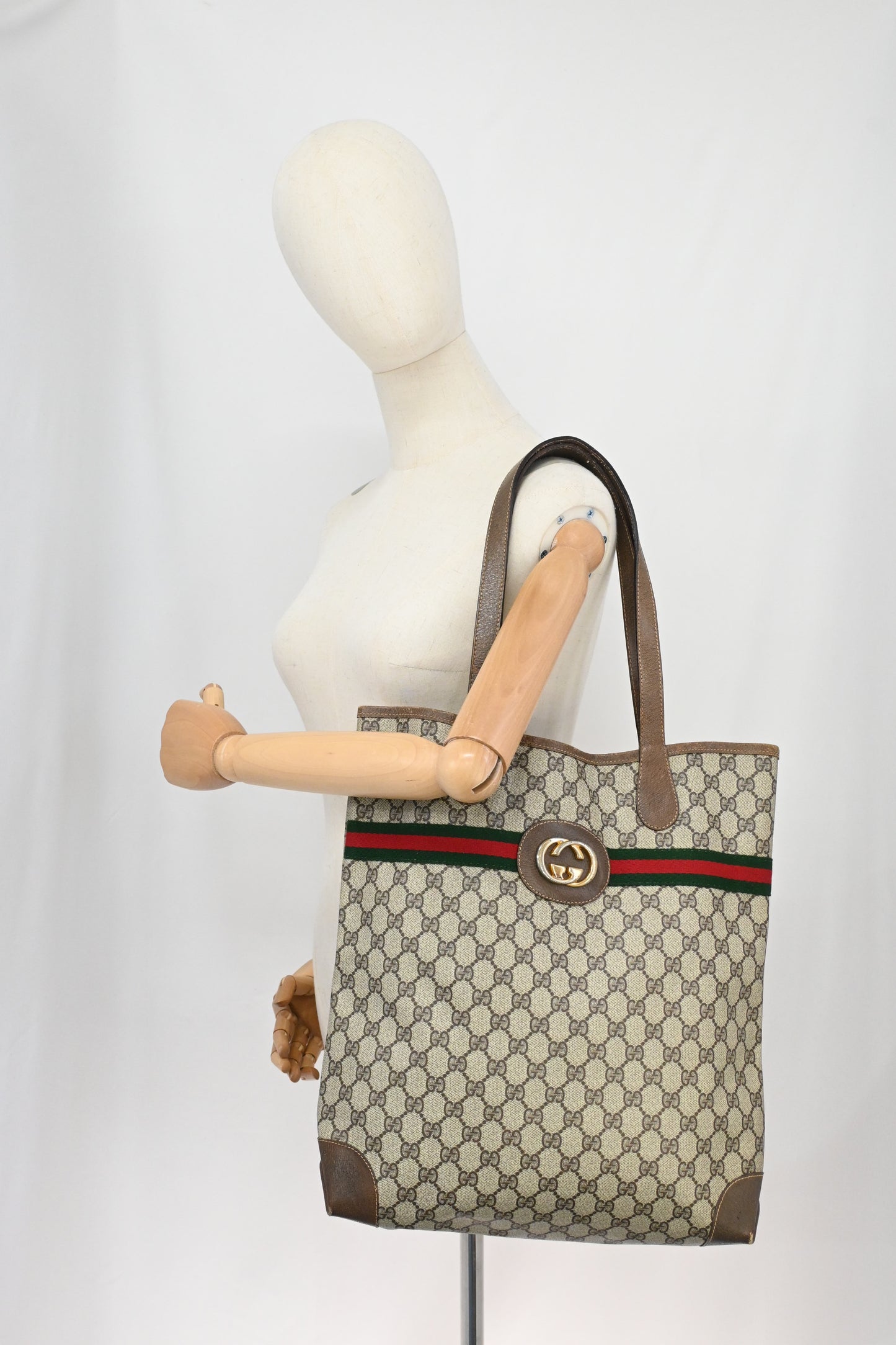 Gucci Tote in GG Supreme Canvas