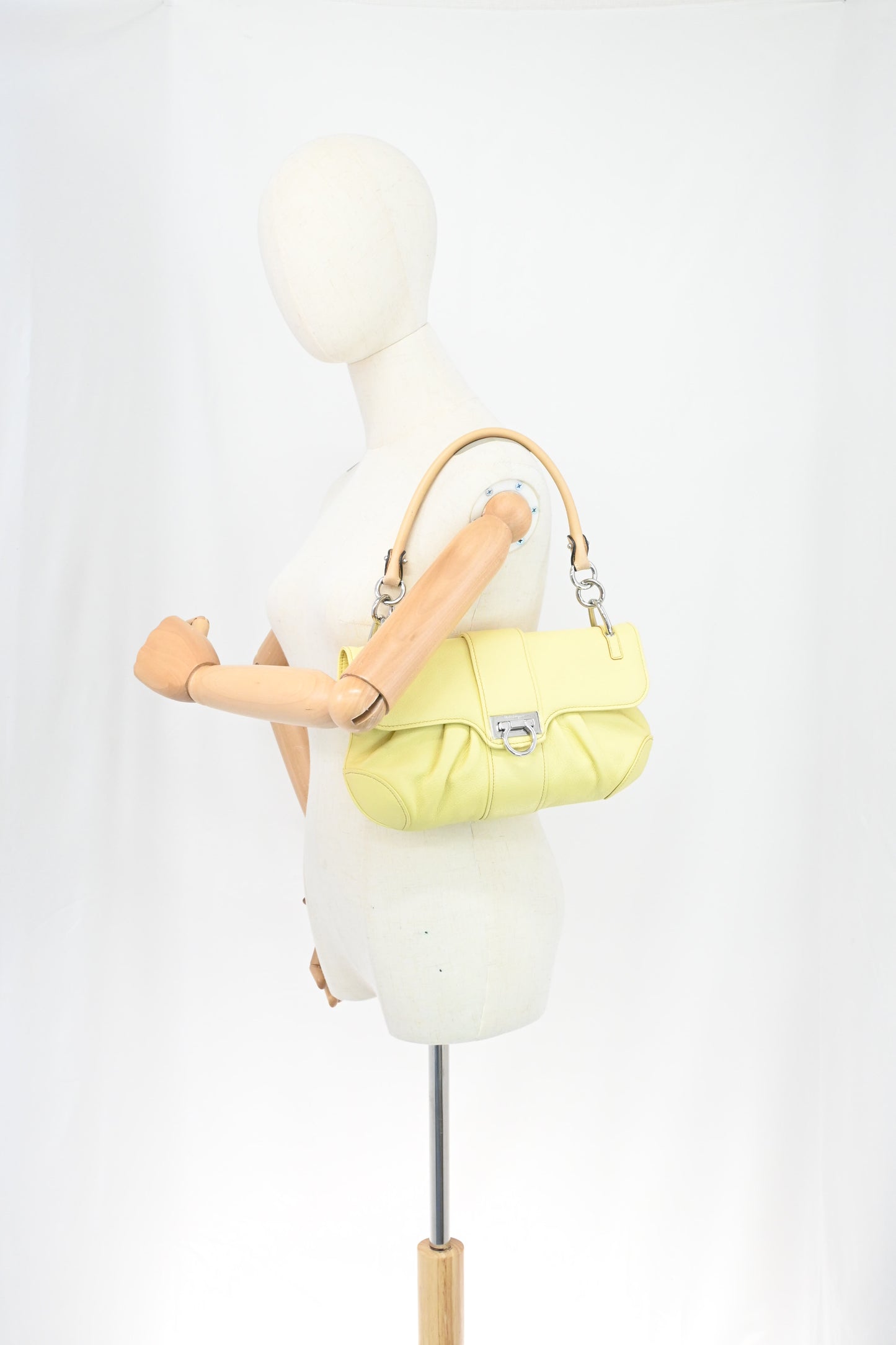 Ferragamo Shoulder Bag in Pale Yellow Leather