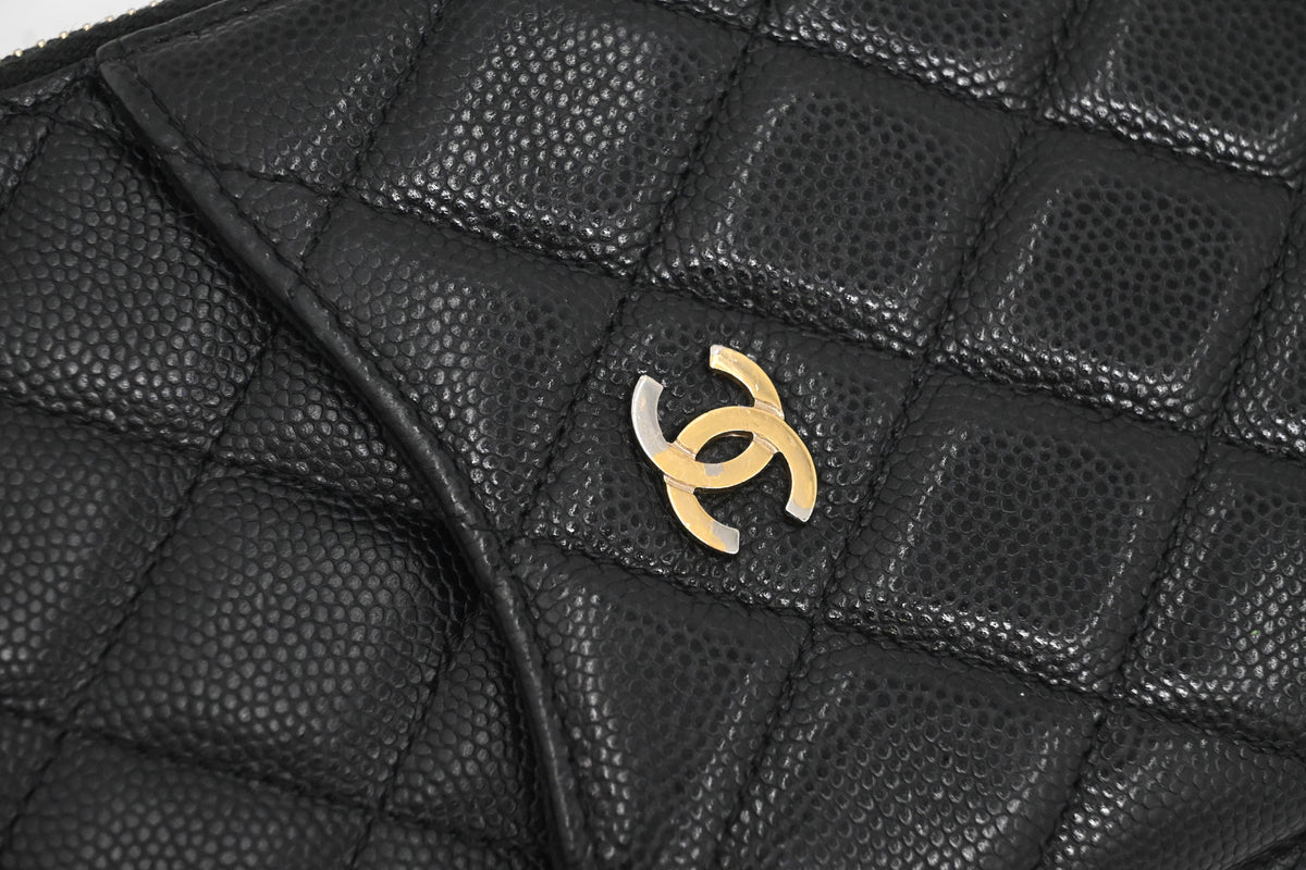 Chanel Case in Black Matelassé Caviar Leather