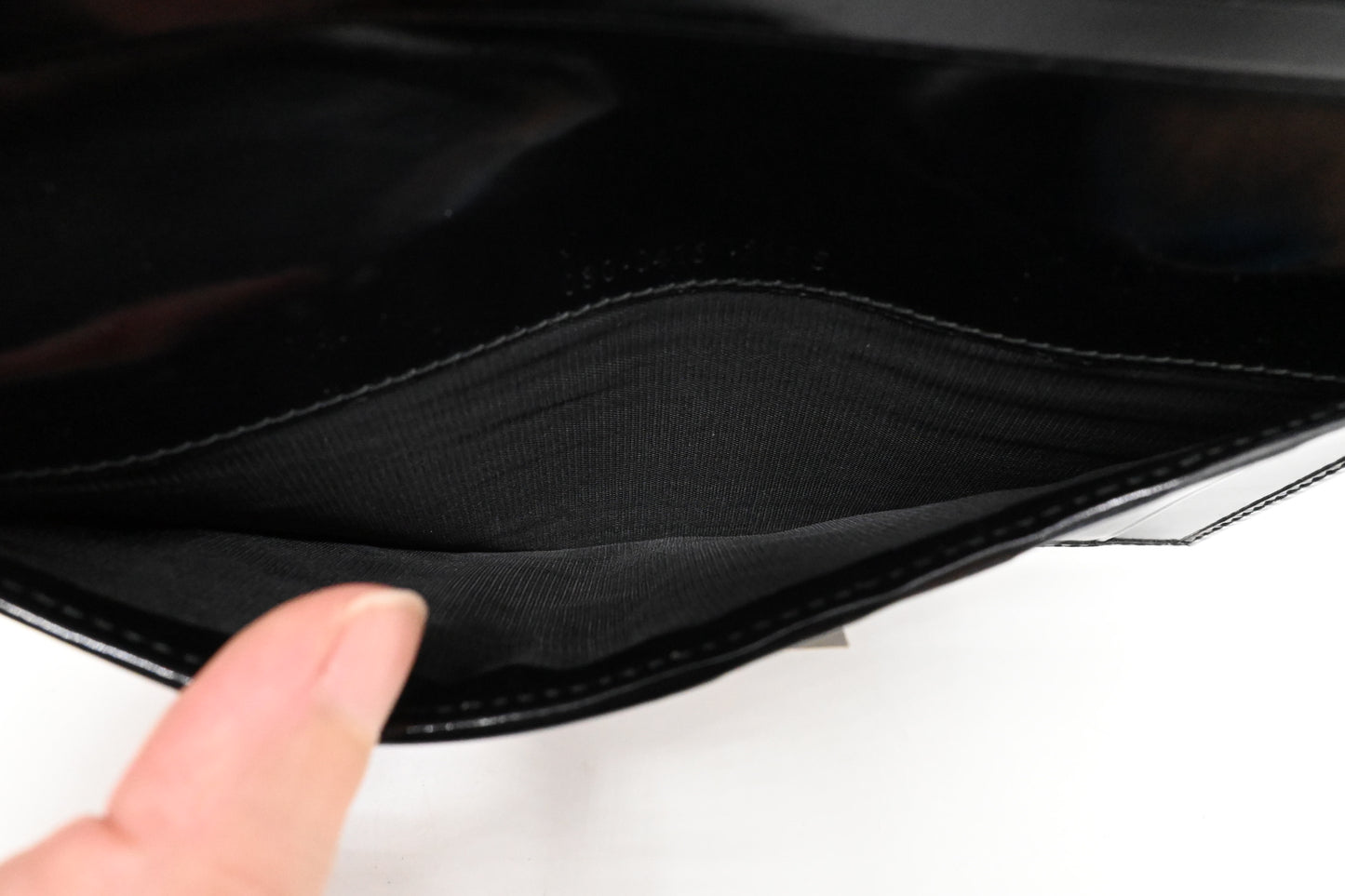 Gucci Bifold Wallet in Black Patent Leather