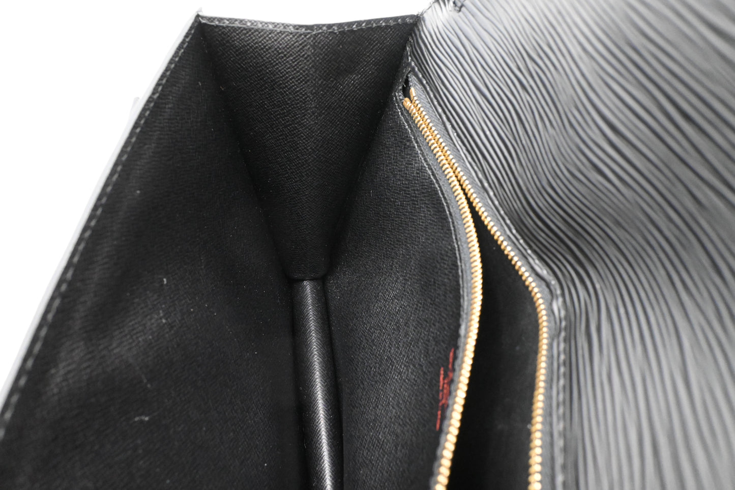 Louis Vuitton Sellier Dragonne in Black Epi Leather