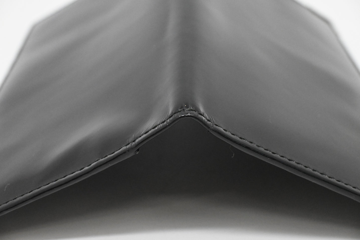 Gucci Bifold Wallet in Black Patent Leather