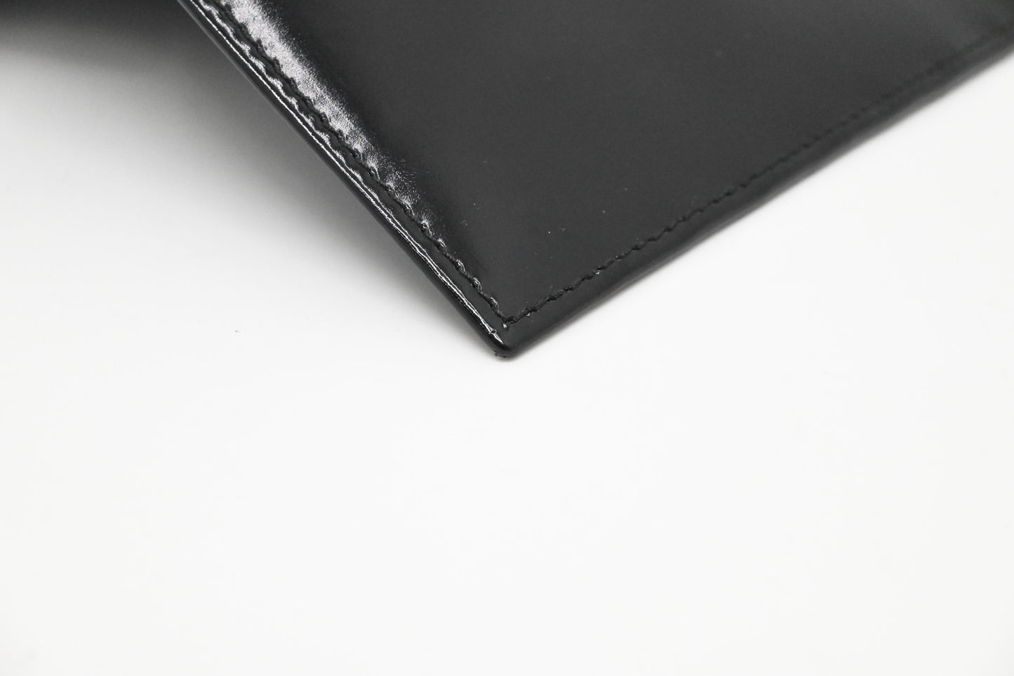 Gucci Bifold Wallet in Black Patent Leather