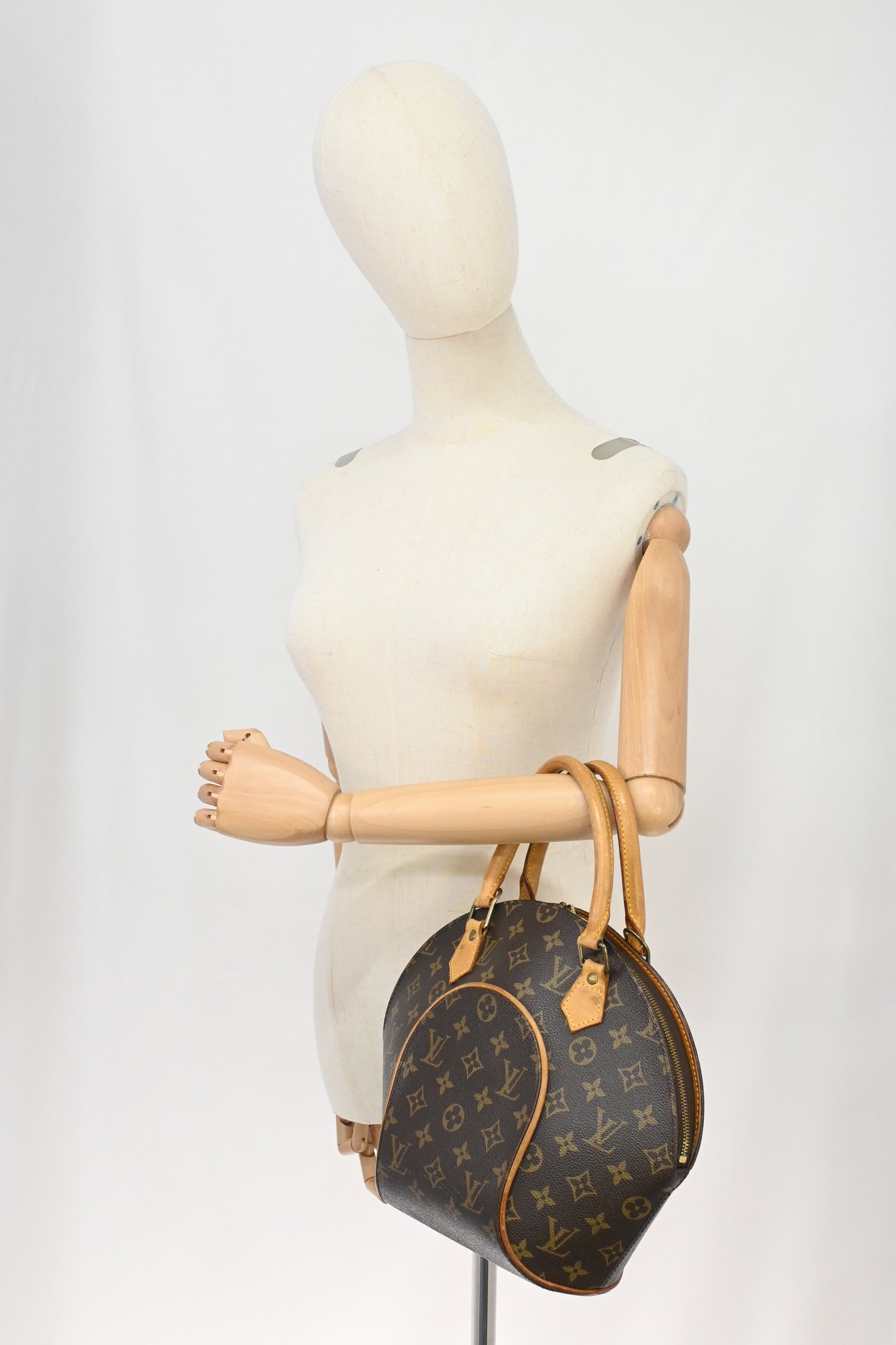 Louis Vuitton Ellipse PM in Monogram Canvas