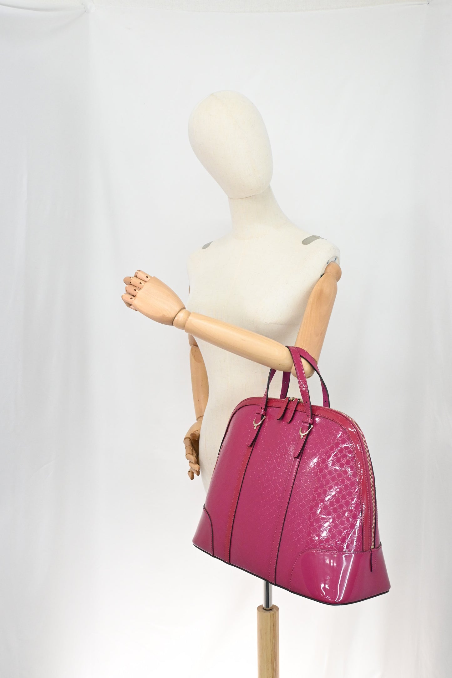 Gucci Nice Dome in Pink Microguccissima Leather