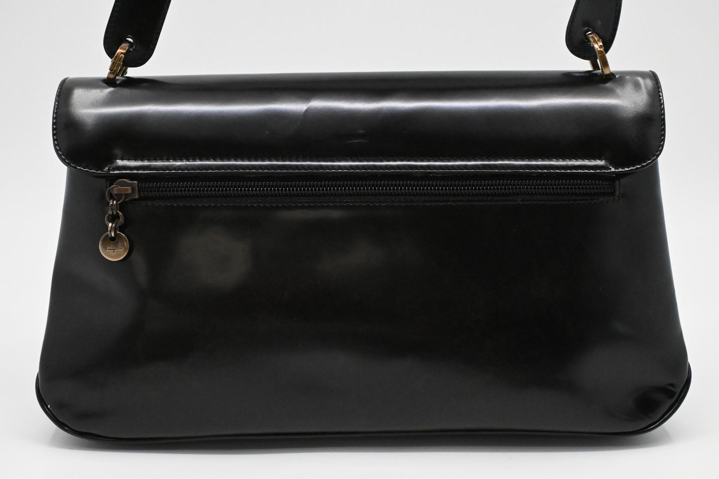 Ferragamo Shoulder Bag in Black Marbled Patent Leather
