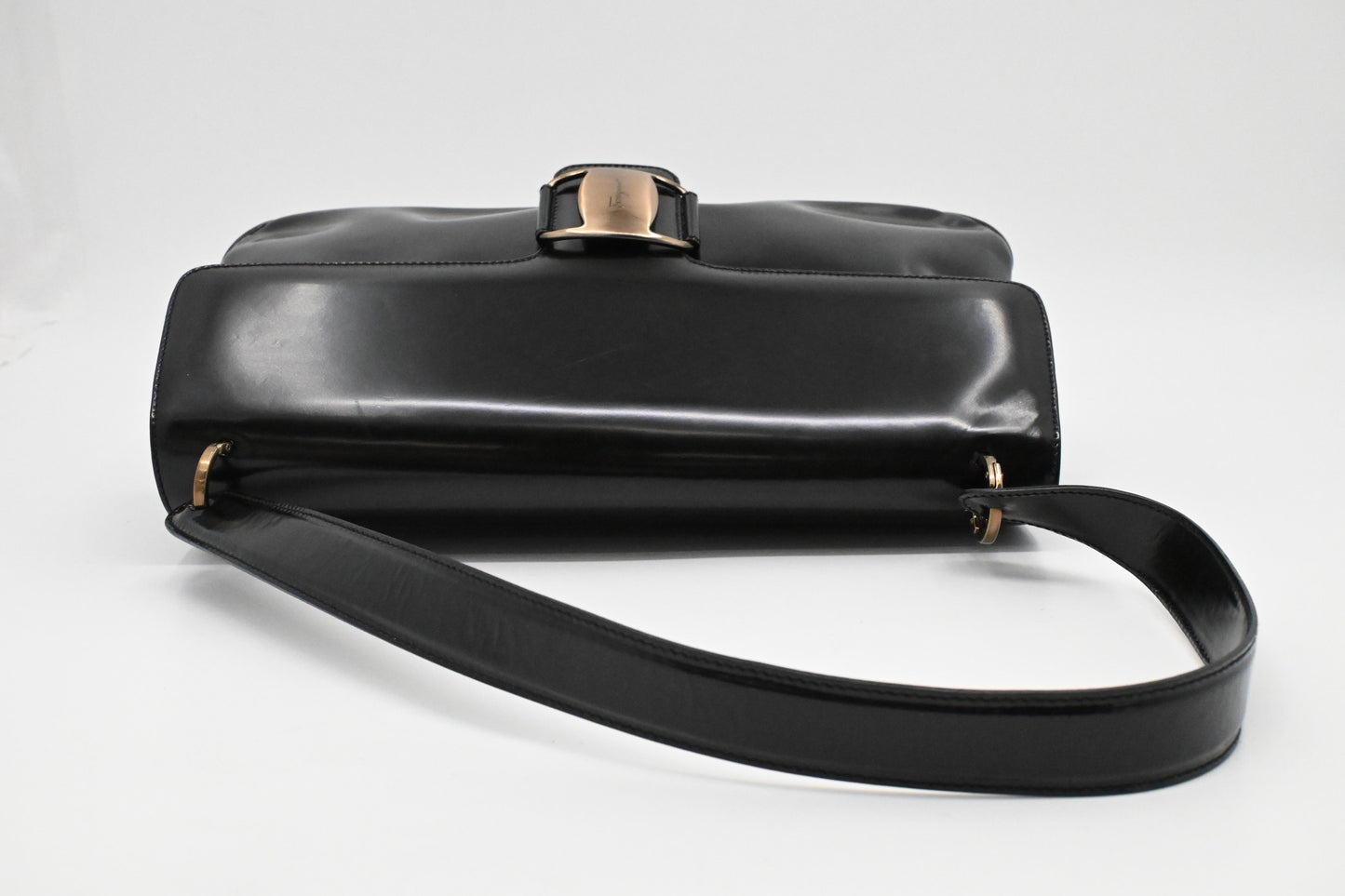 Ferragamo Shoulder Bag in Black Marbled Patent Leather