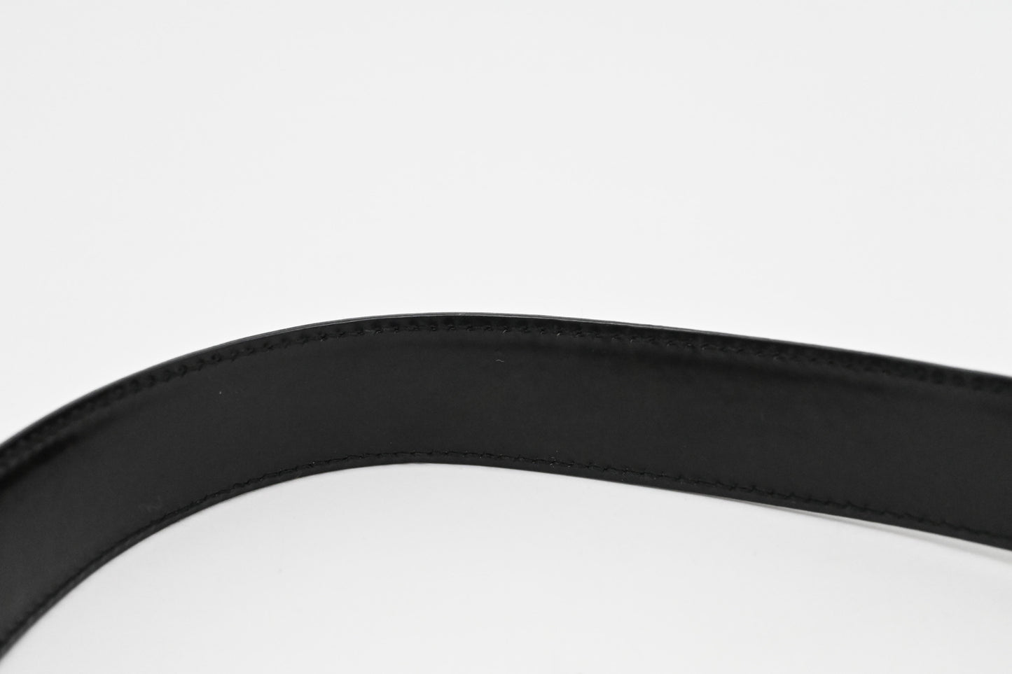 Ferragamo Shoulder Bag in Black Marbled Patent Leather