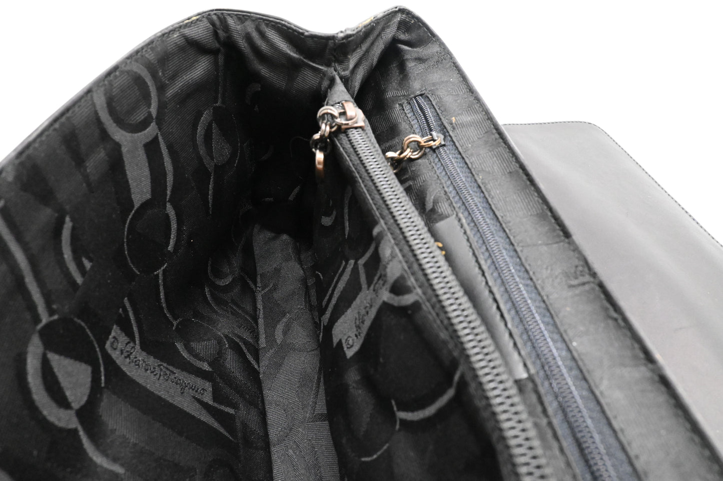 Ferragamo Shoulder Bag in Black Marbled Patent Leather