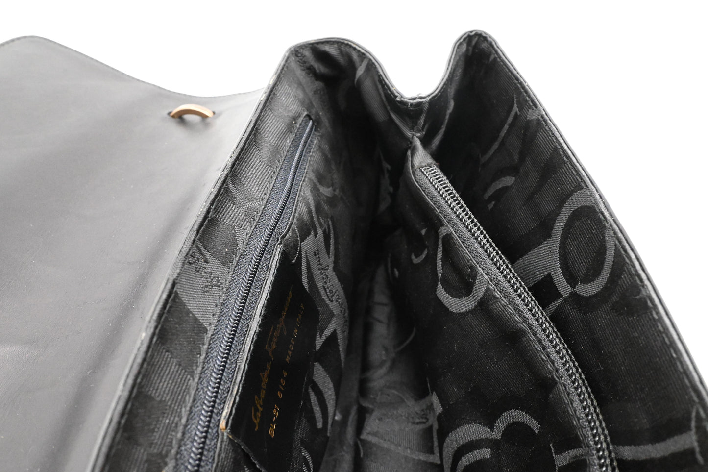 Ferragamo Shoulder Bag in Black Marbled Patent Leather