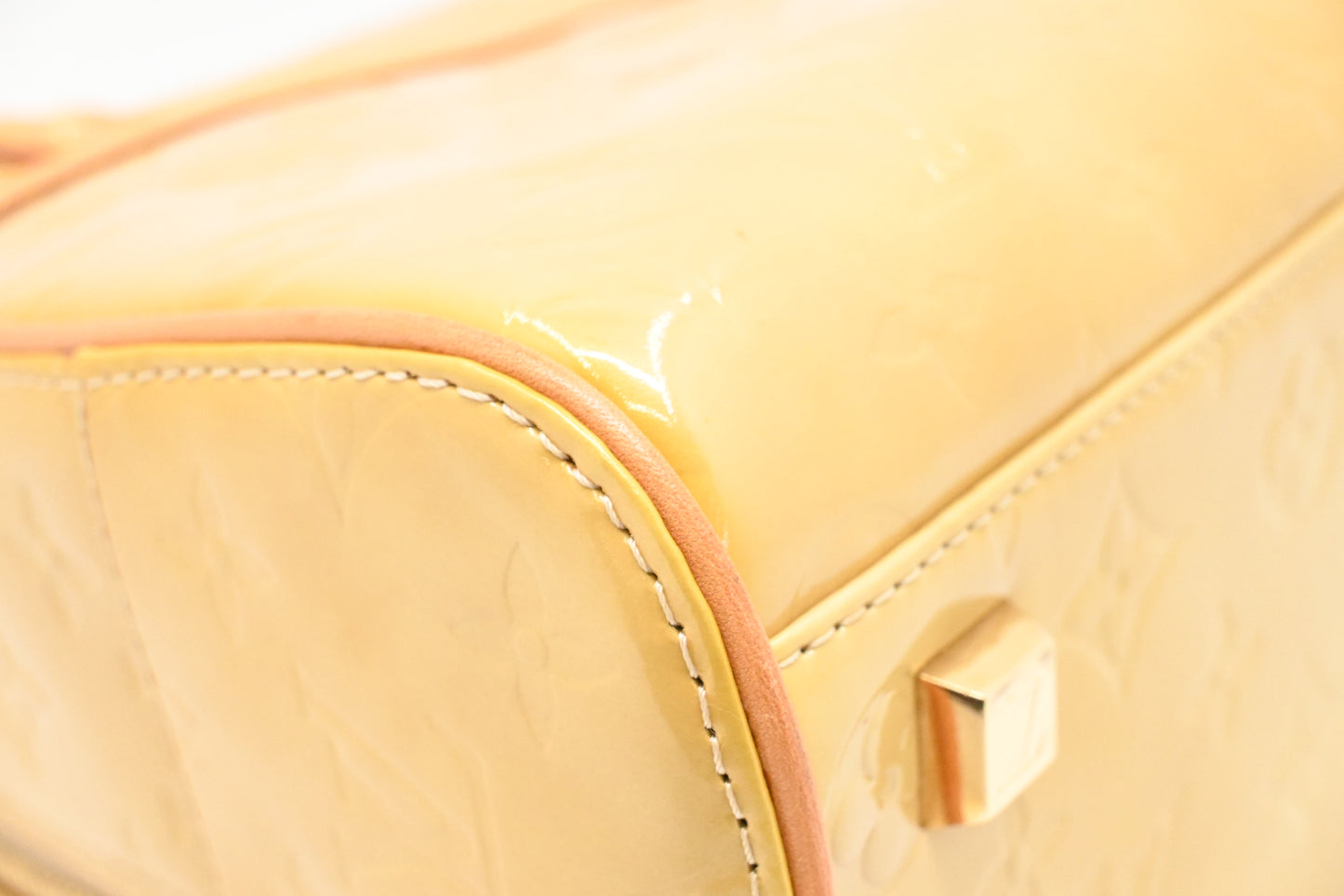 Louis Vuitton Thompkins Square in Yellow Vernis Leather