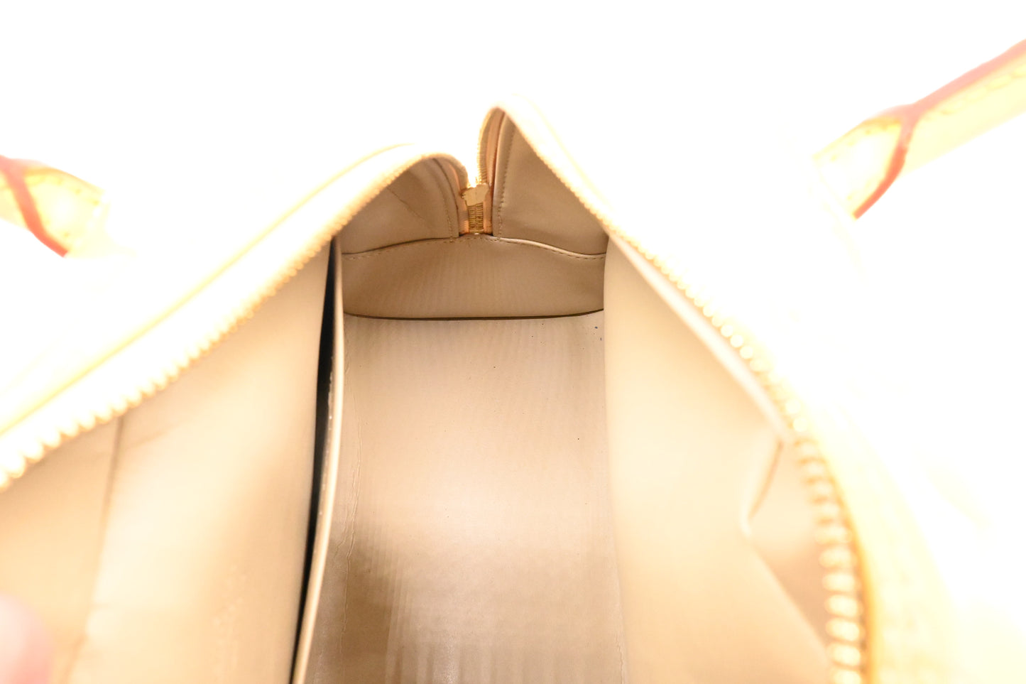 Louis Vuitton Thompkins Square in Yellow Vernis Leather