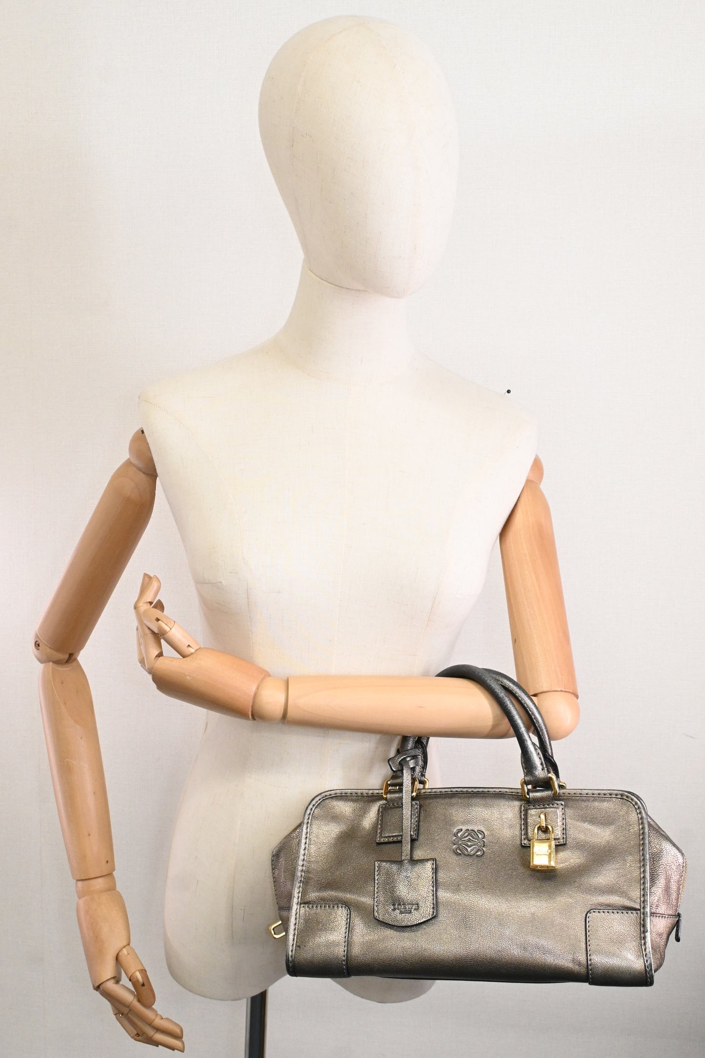 Loewe Amazona 29 in Metallic Pewter Leather