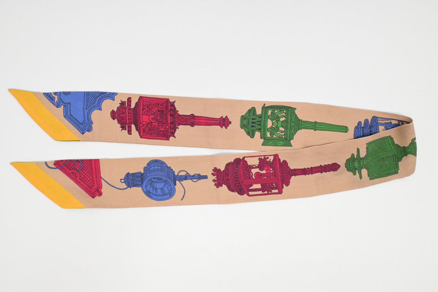 Hermes 'Merveilleuses Lanternes' Twilly in Beige Multicolor Silk