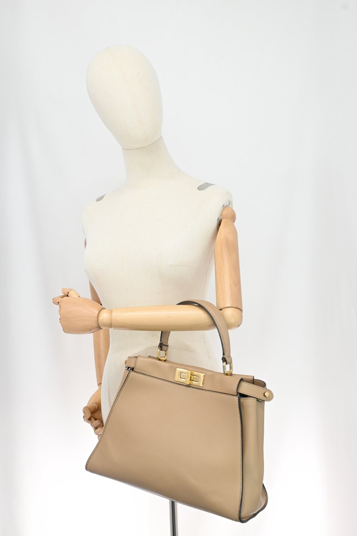 Fendi Medium Peekaboo in Beige Leather
