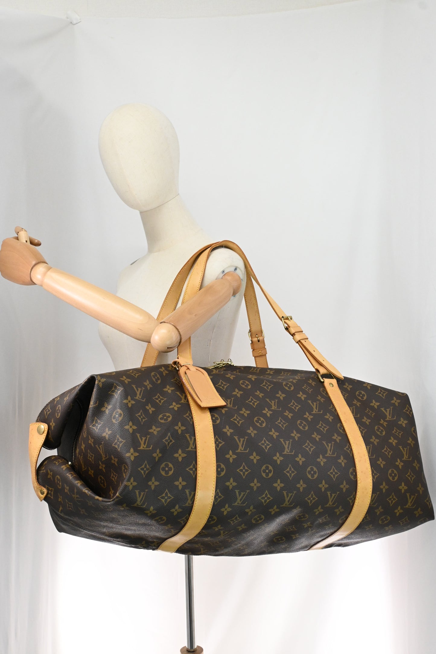 Louis Vuitton Sac Kabul in Monogram Canvas