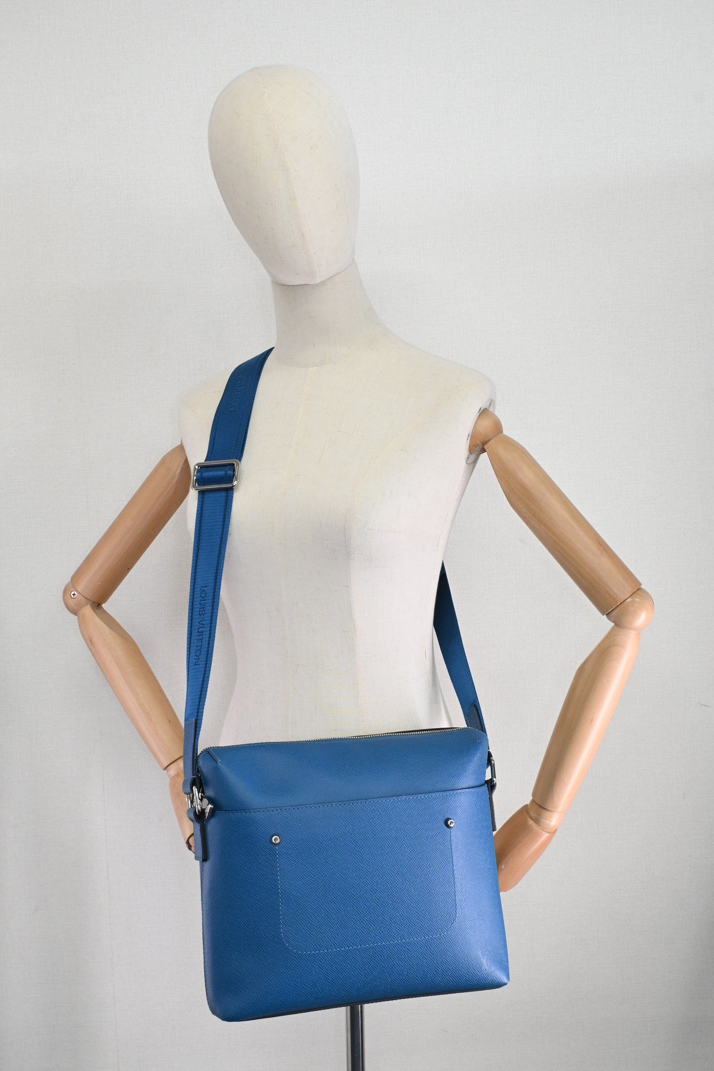 Louis Vuitton Grigori PM in Blue Taiga Leather