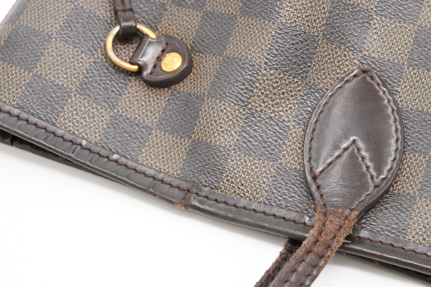 Louis Vuitton Neverfull MM in Damier Ebene Canvas