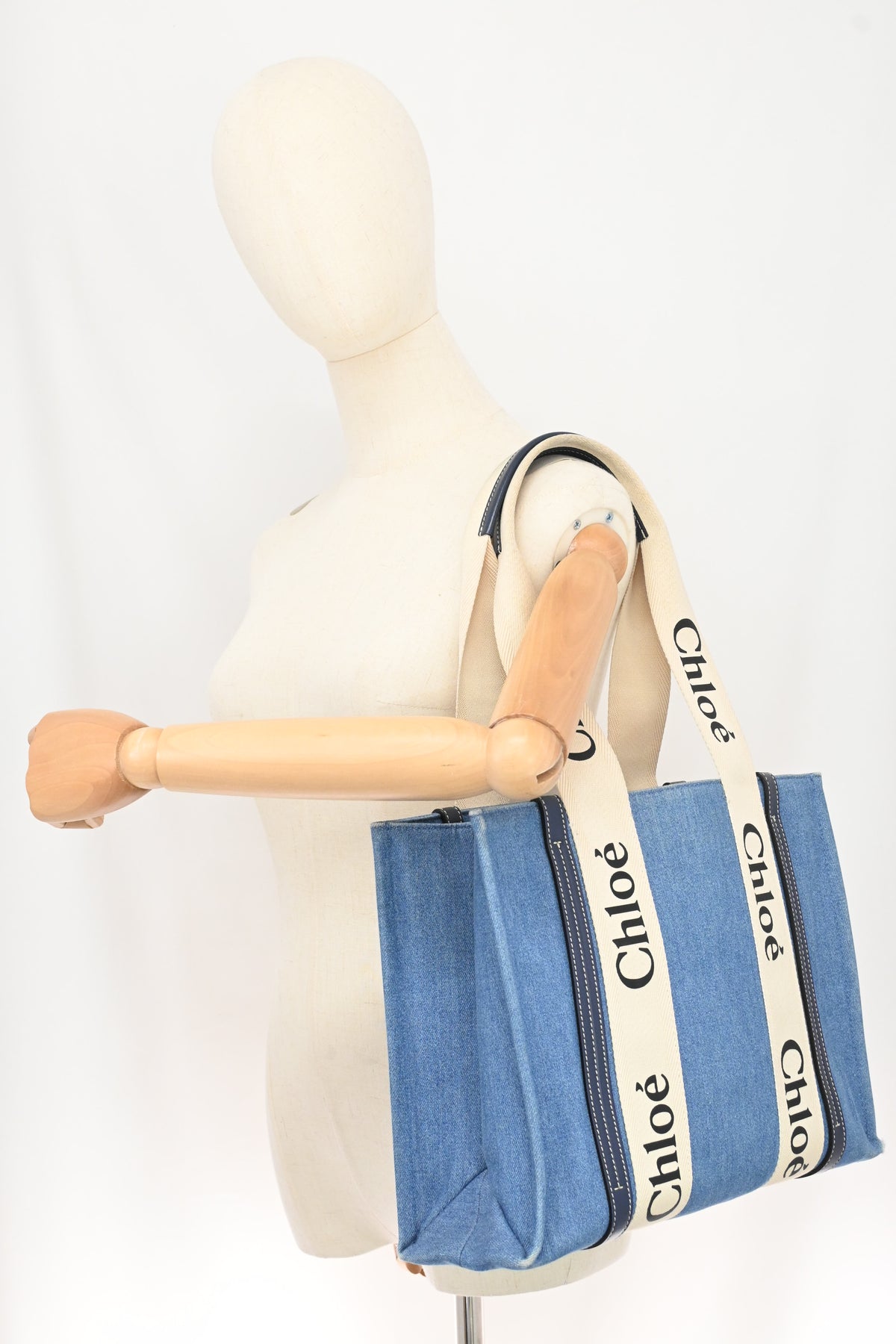 Chloé Medium Woody Tote in Denim Canvas