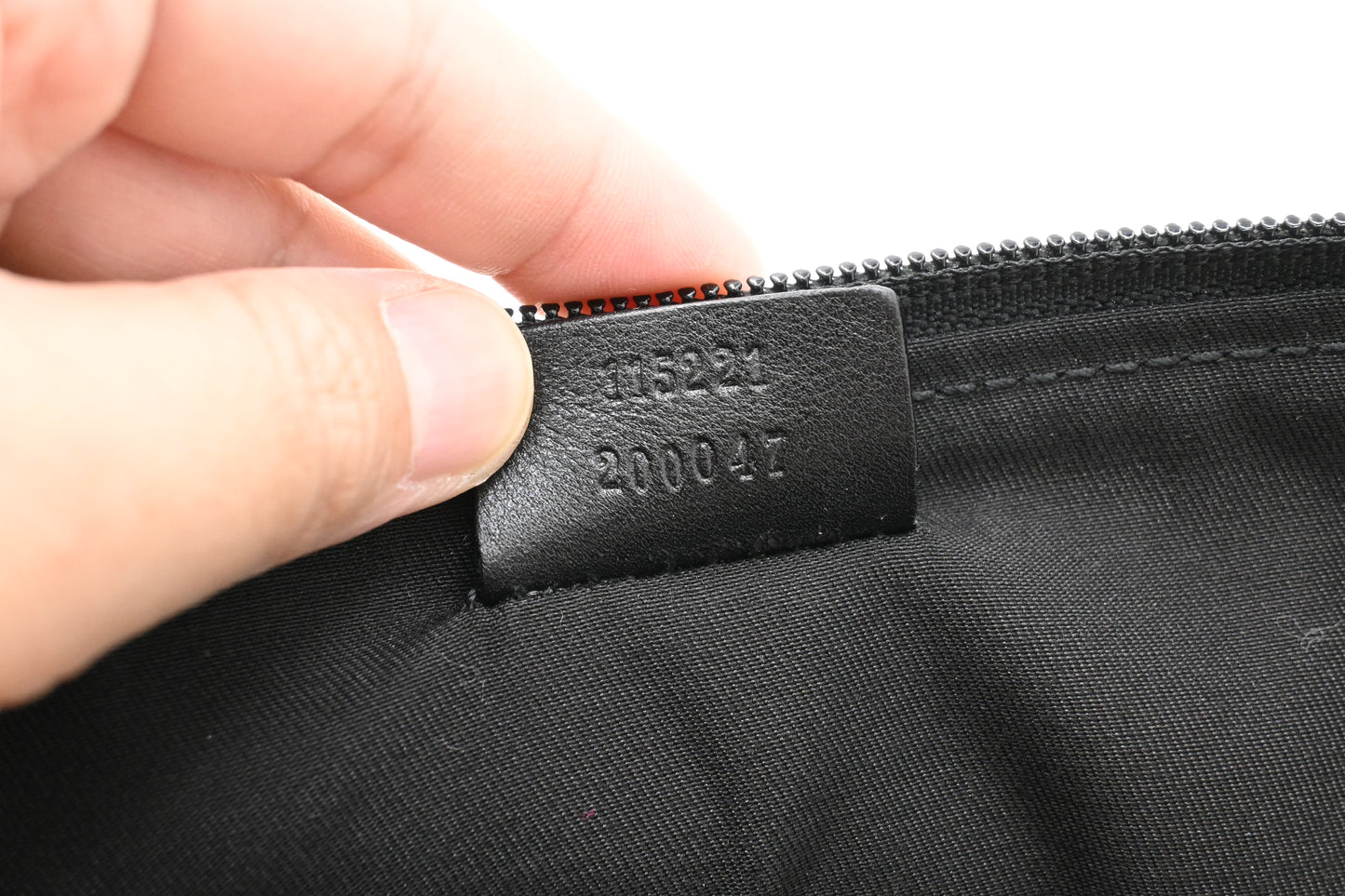 Gucci Pouch in Black Guccissima Leather