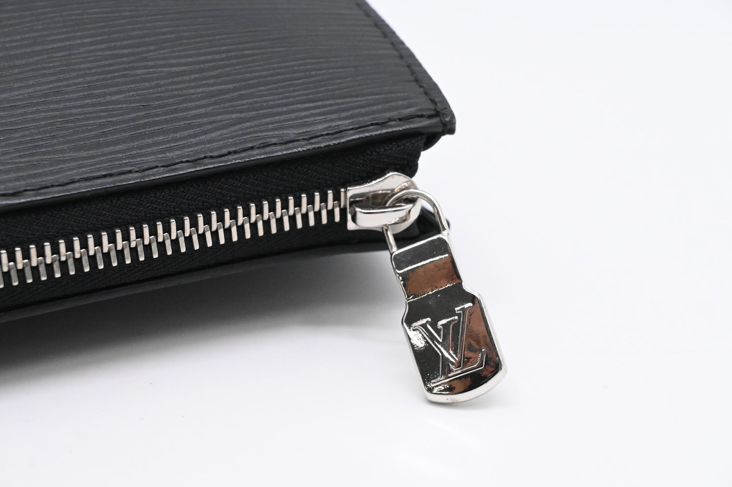 Louis Vuitton Pochette Jules in Black Epi Leather