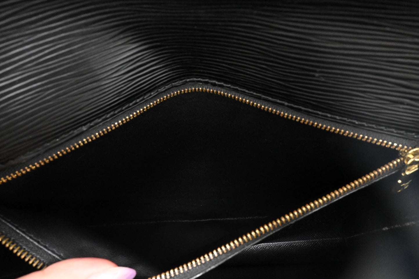 Louis Vuitton Sellier Dragonne in Black Epi Leather