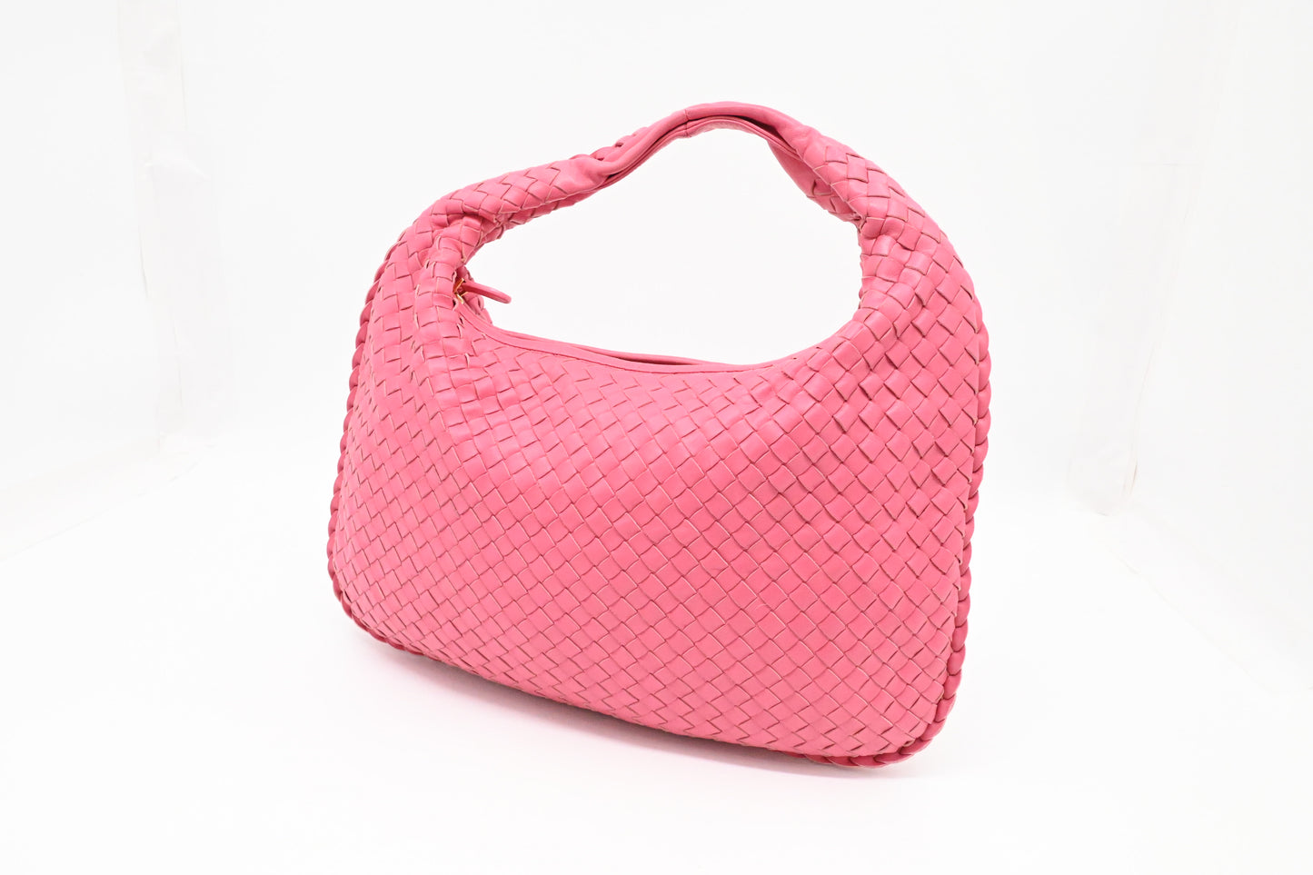 Bottega Veneta Hobo Bag in Pink Intrecciato Leather