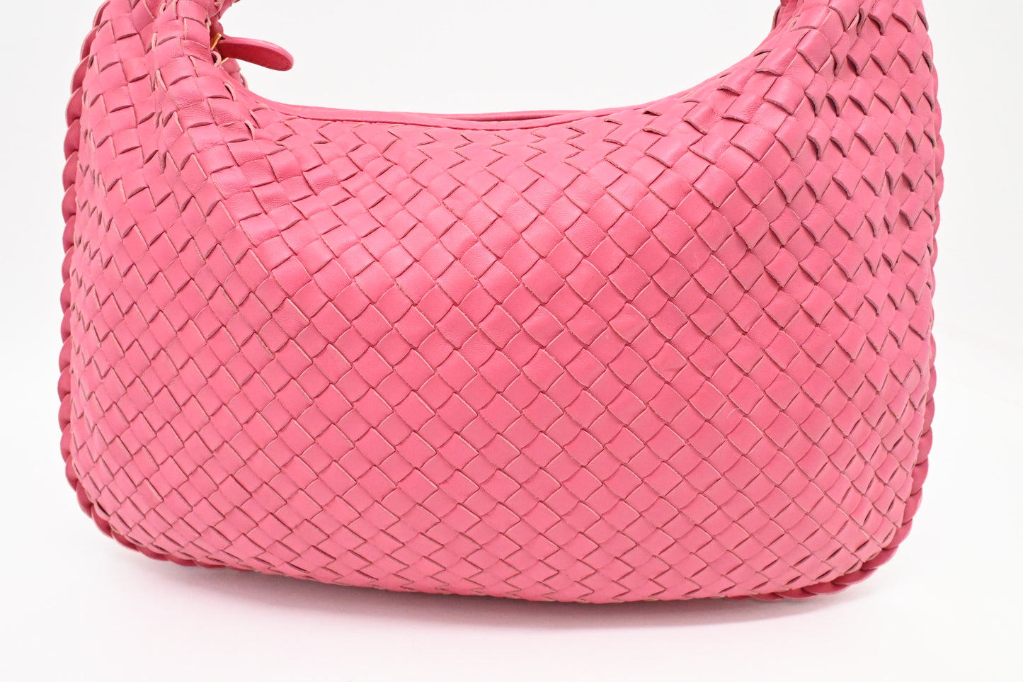 Bottega Veneta Hobo Bag in Pink Intrecciato Leather