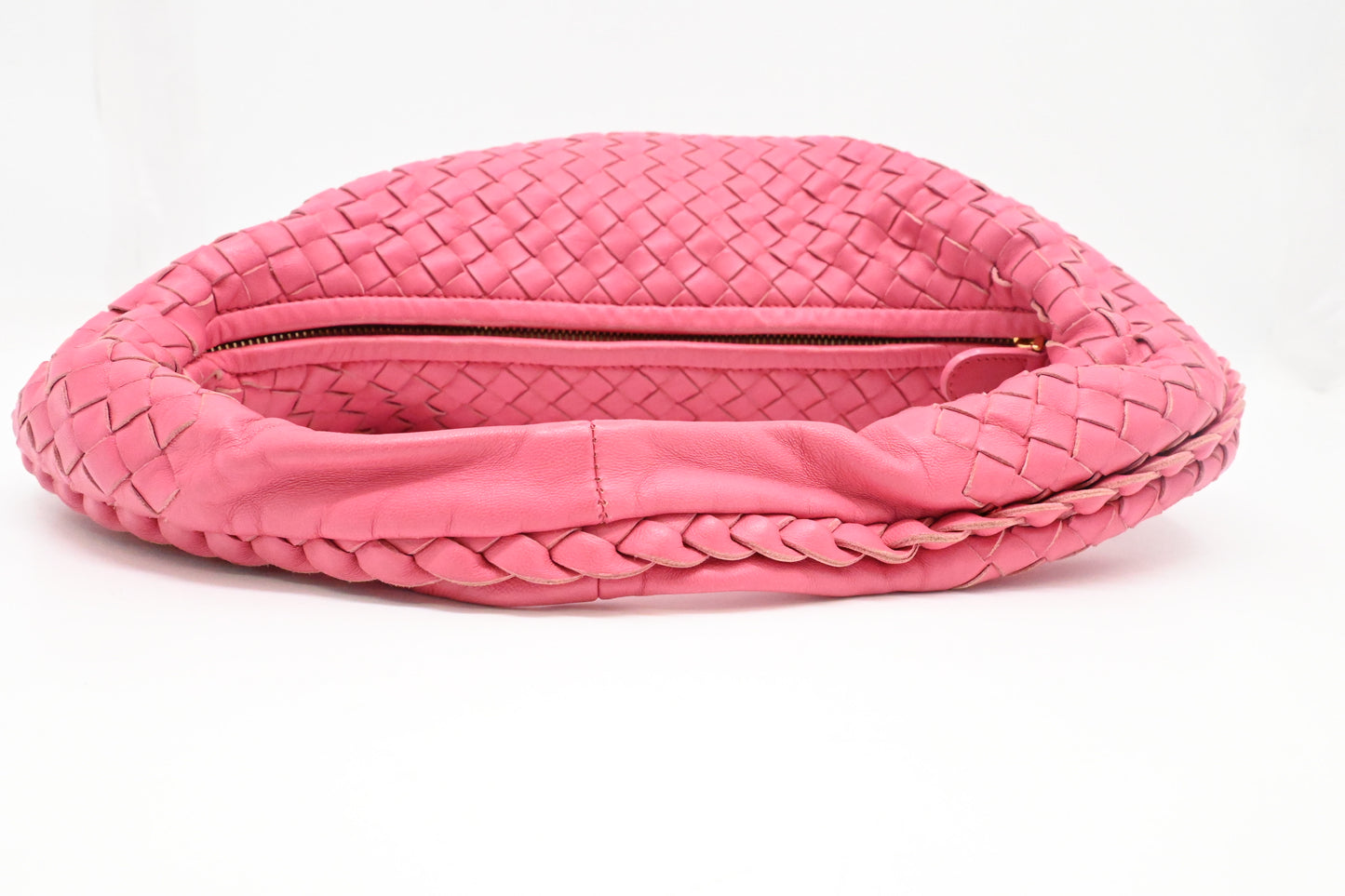 Bottega Veneta Hobo Bag in Pink Intrecciato Leather