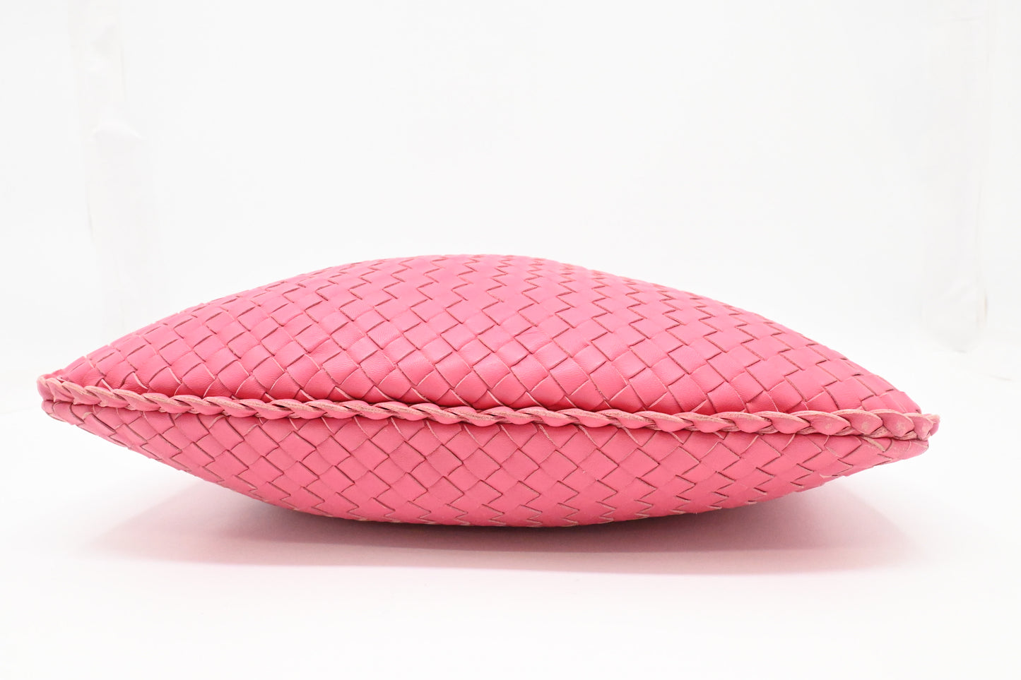Bottega Veneta Hobo Bag in Pink Intrecciato Leather
