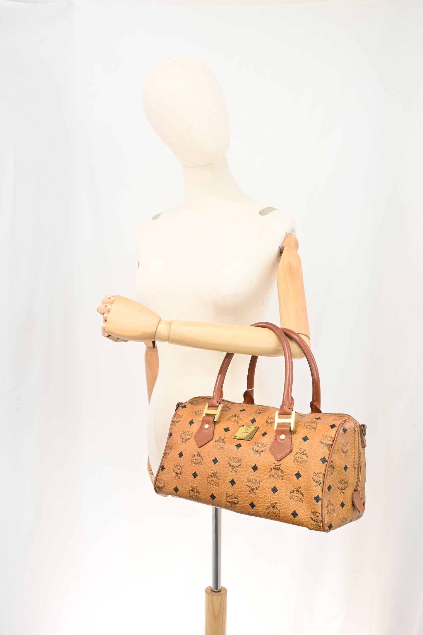 MCM Boston Bag 35 in Cognac Visetos Canvas